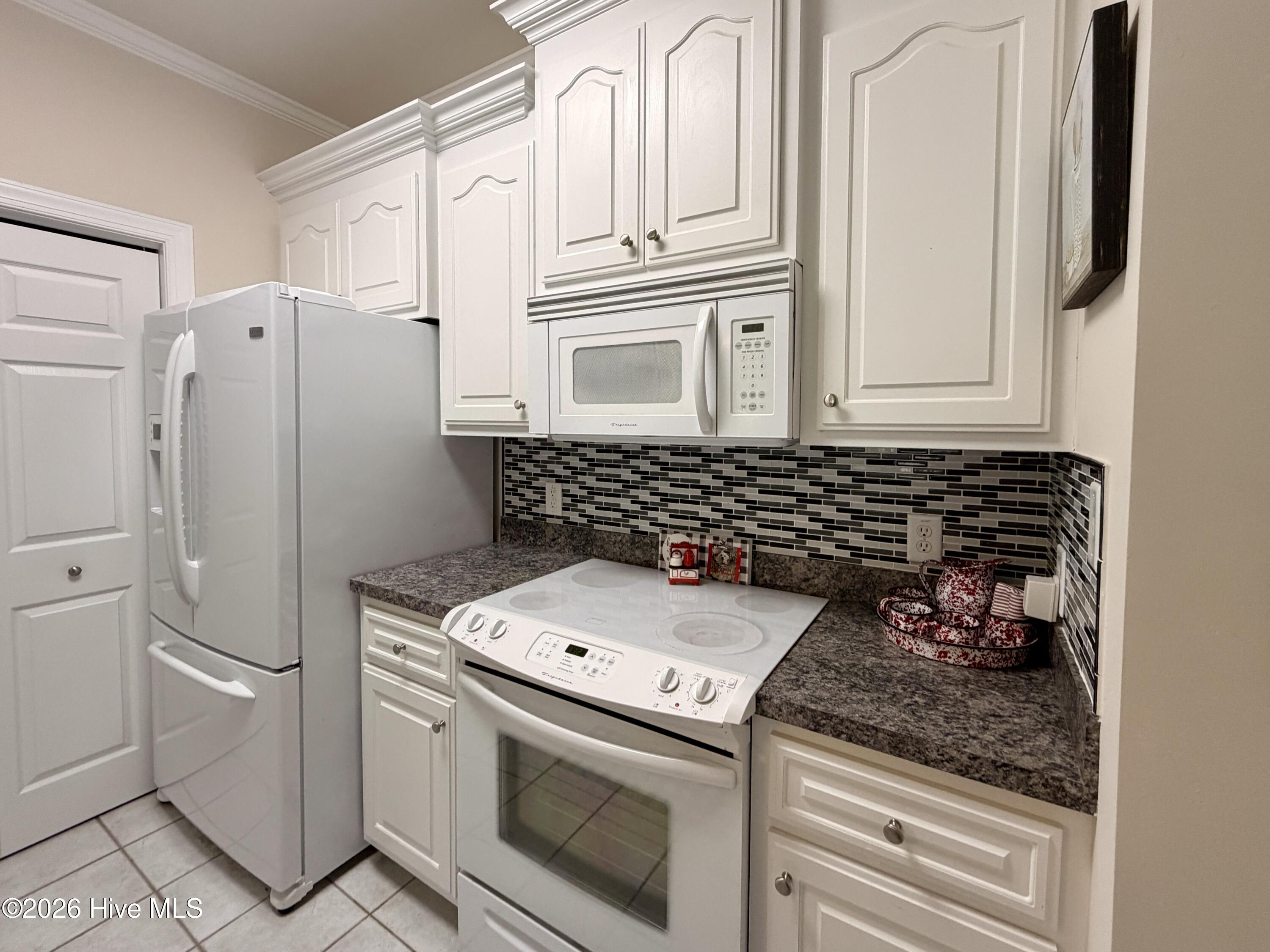 110 Oxford Drive Property Photo 7
