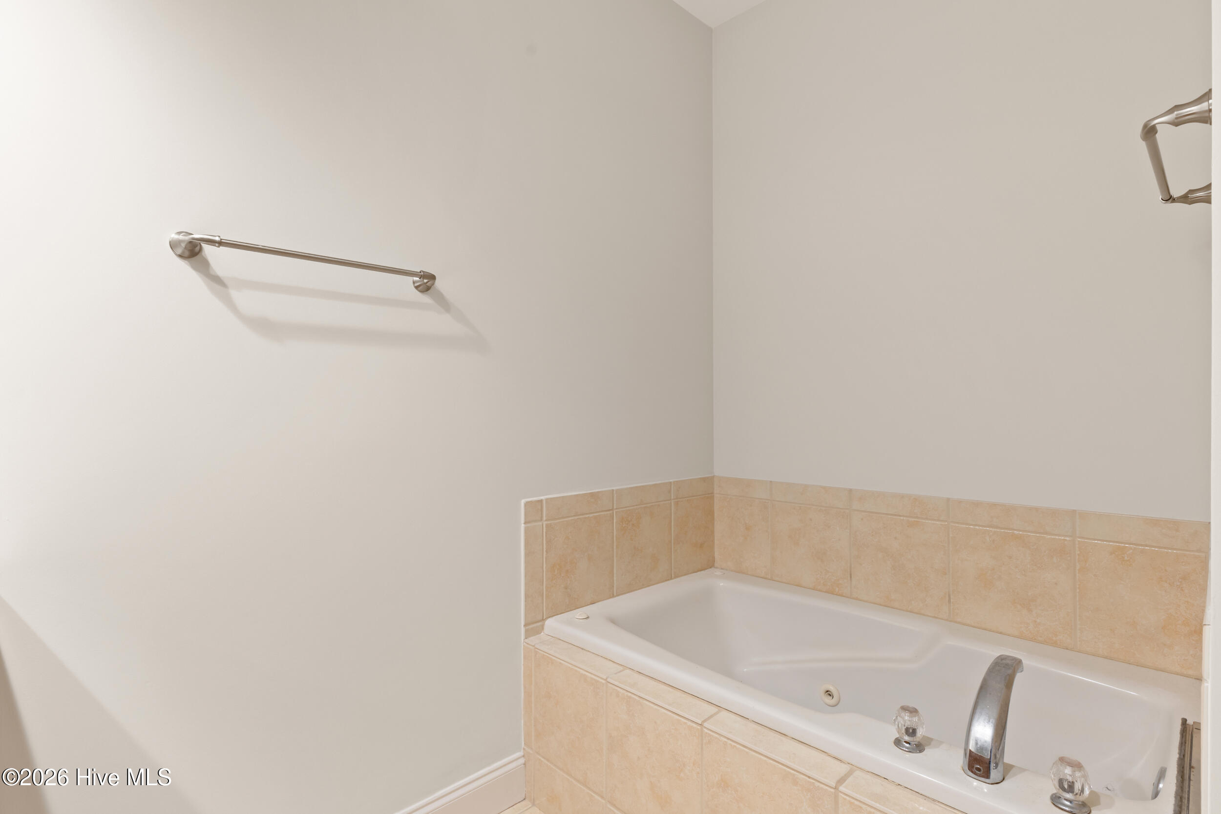 1018 Groppo Cove Property Photo 24