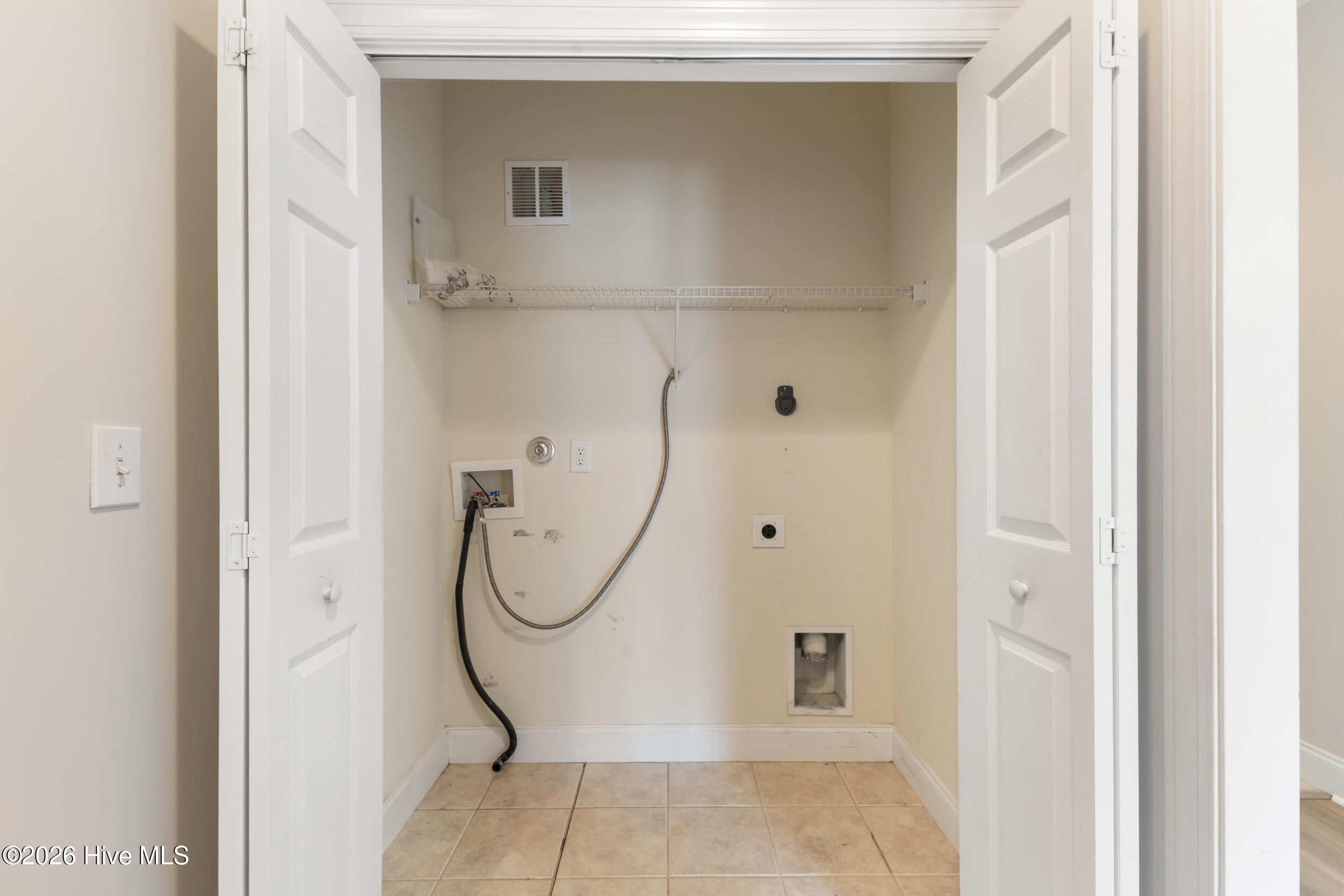 1018 Groppo Cove Property Photo 28