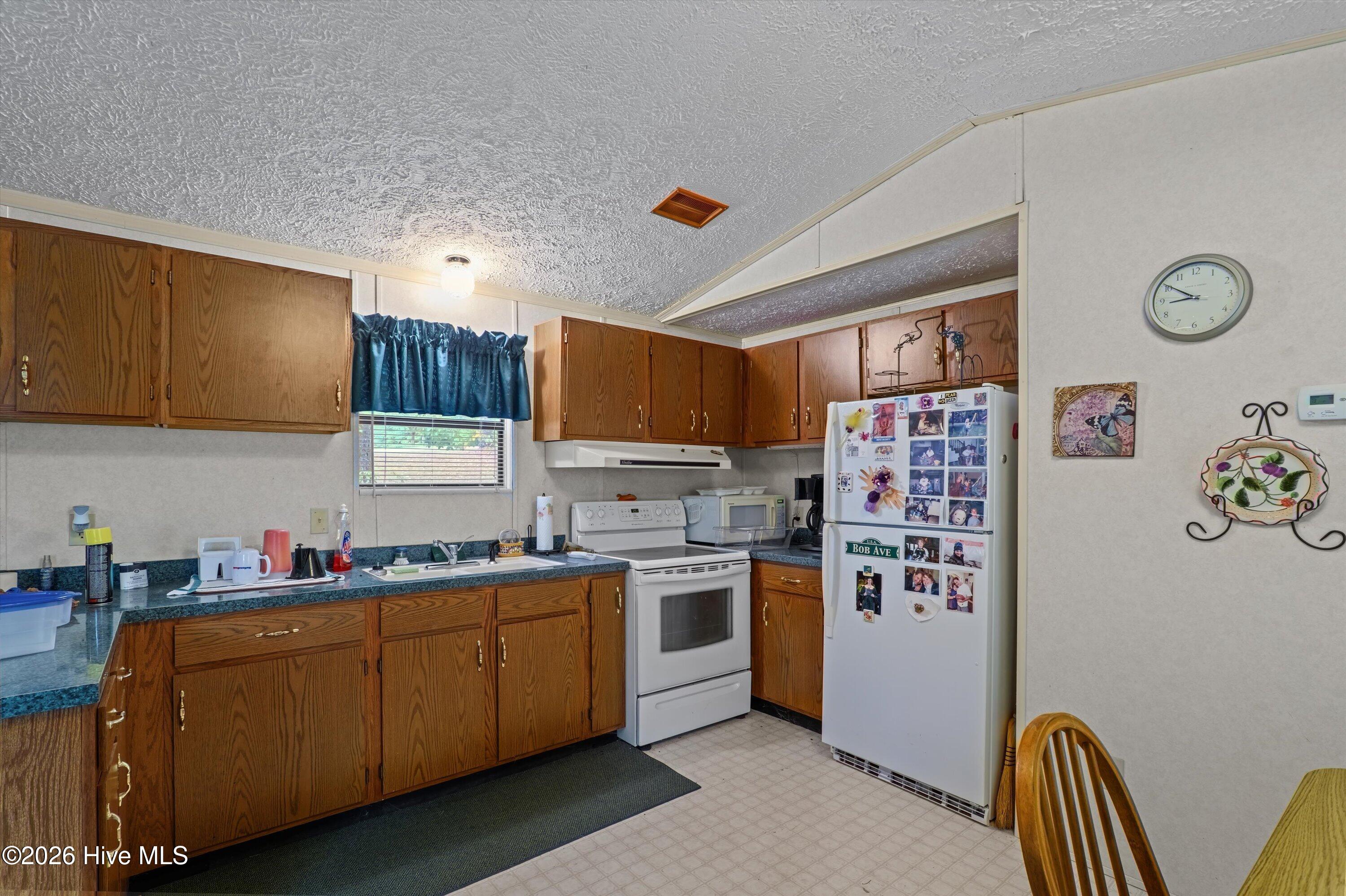 135 Hood Drive Property Photo 13