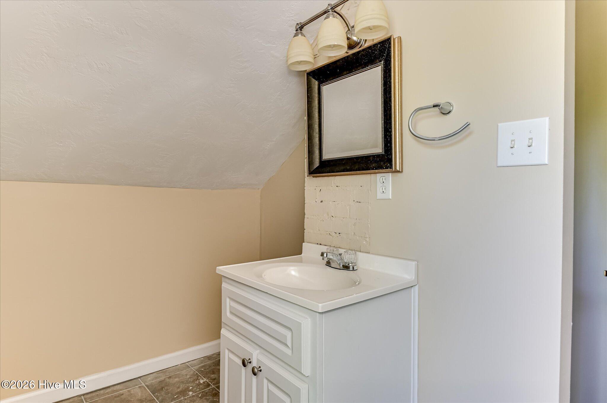 1004 Redbird Road Property Photo 33