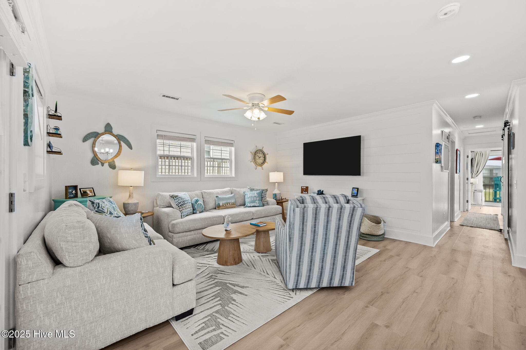 2660 Island Drive Property Photo 4