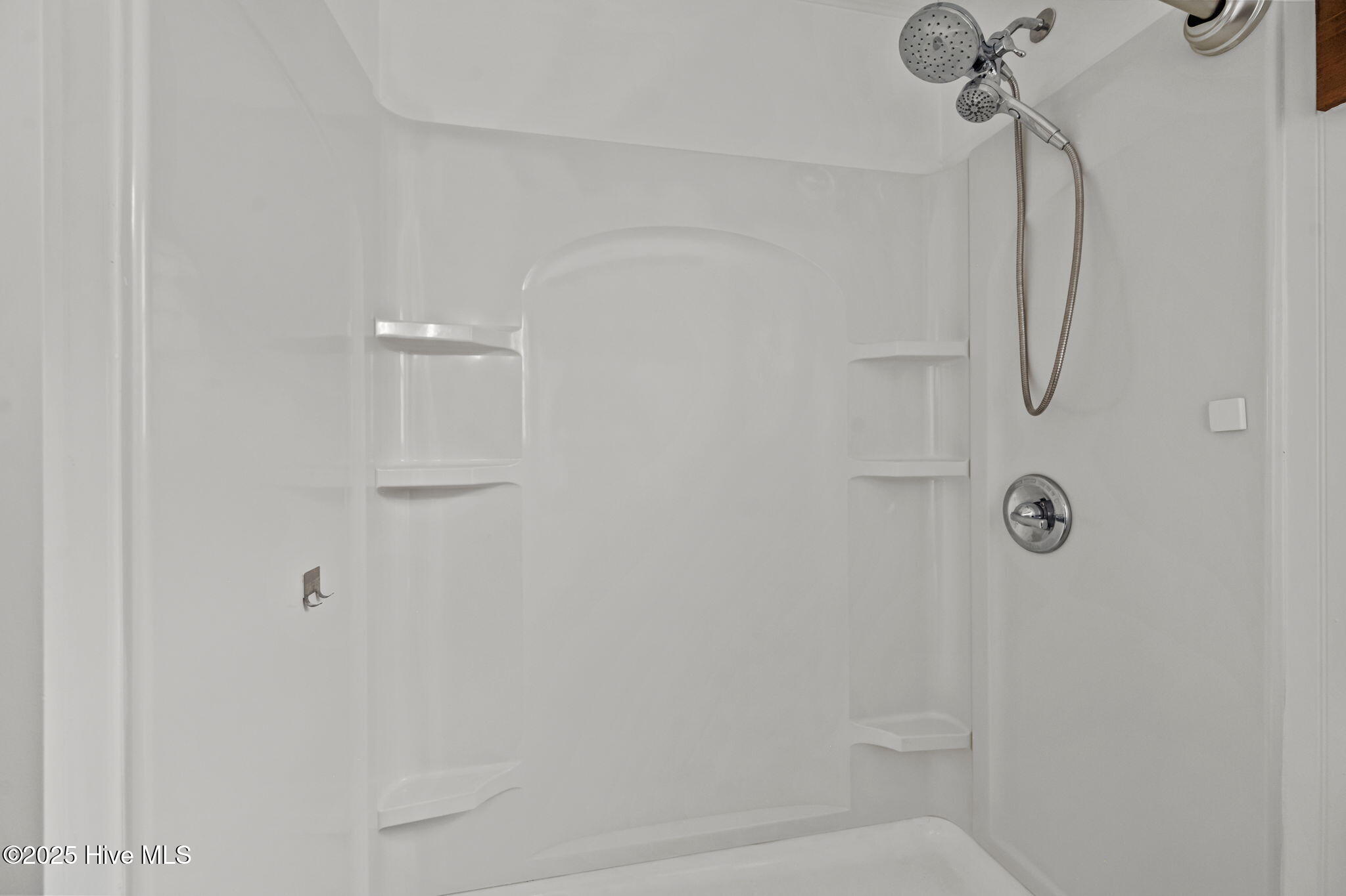 2660 Island Drive Property Photo 18