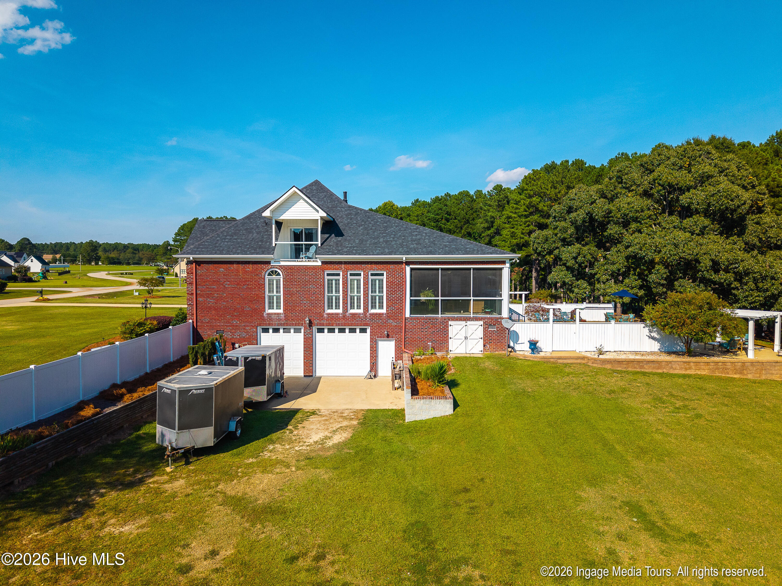 8607 Clearwater Drive Property Photo 7
