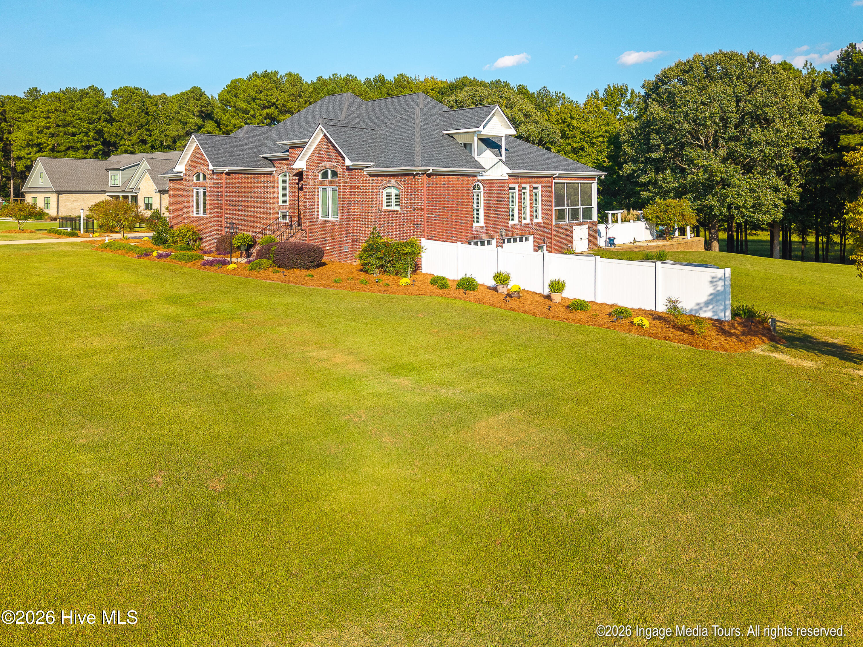 8607 Clearwater Drive Property Photo 8