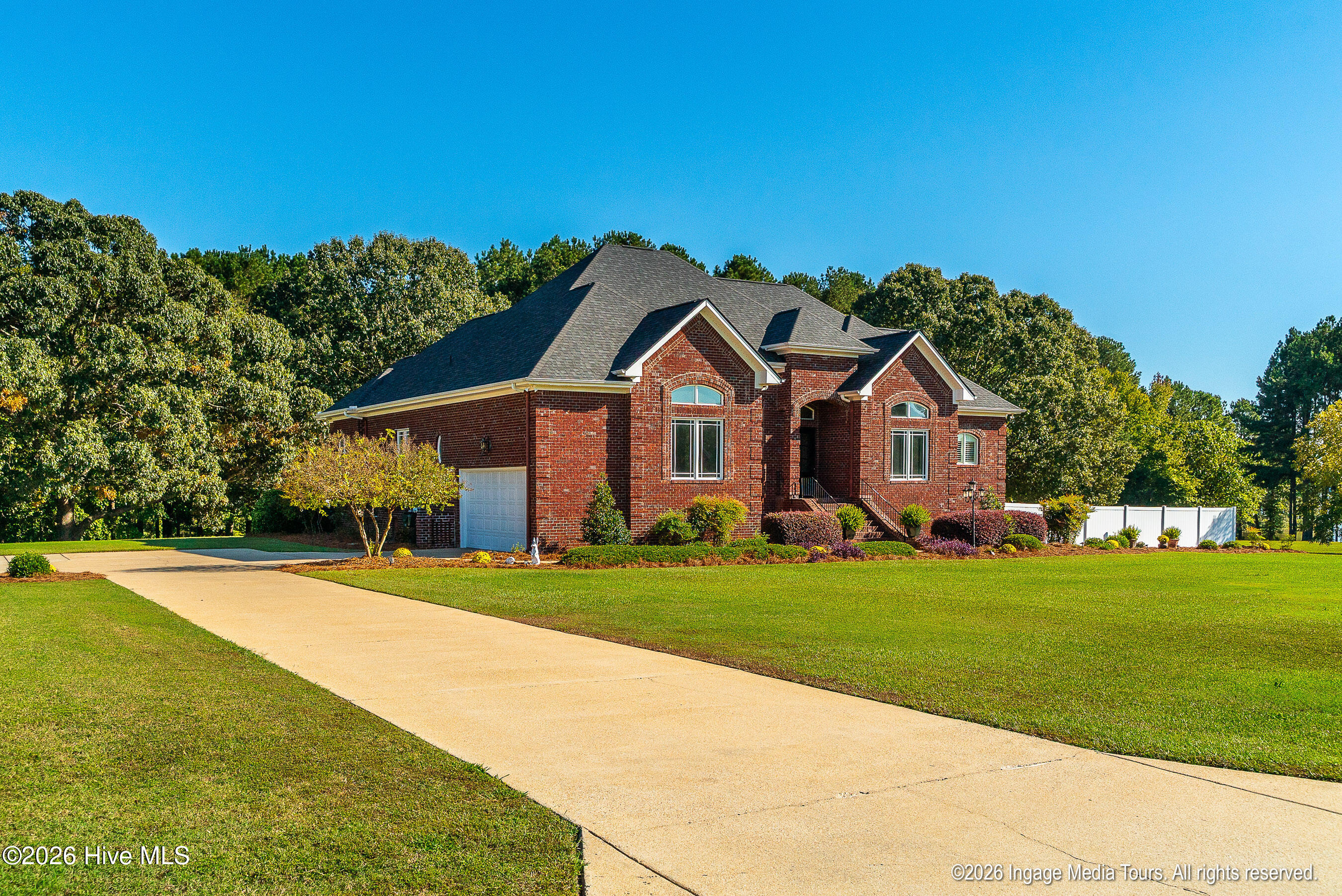 8607 Clearwater Drive Property Photo 9