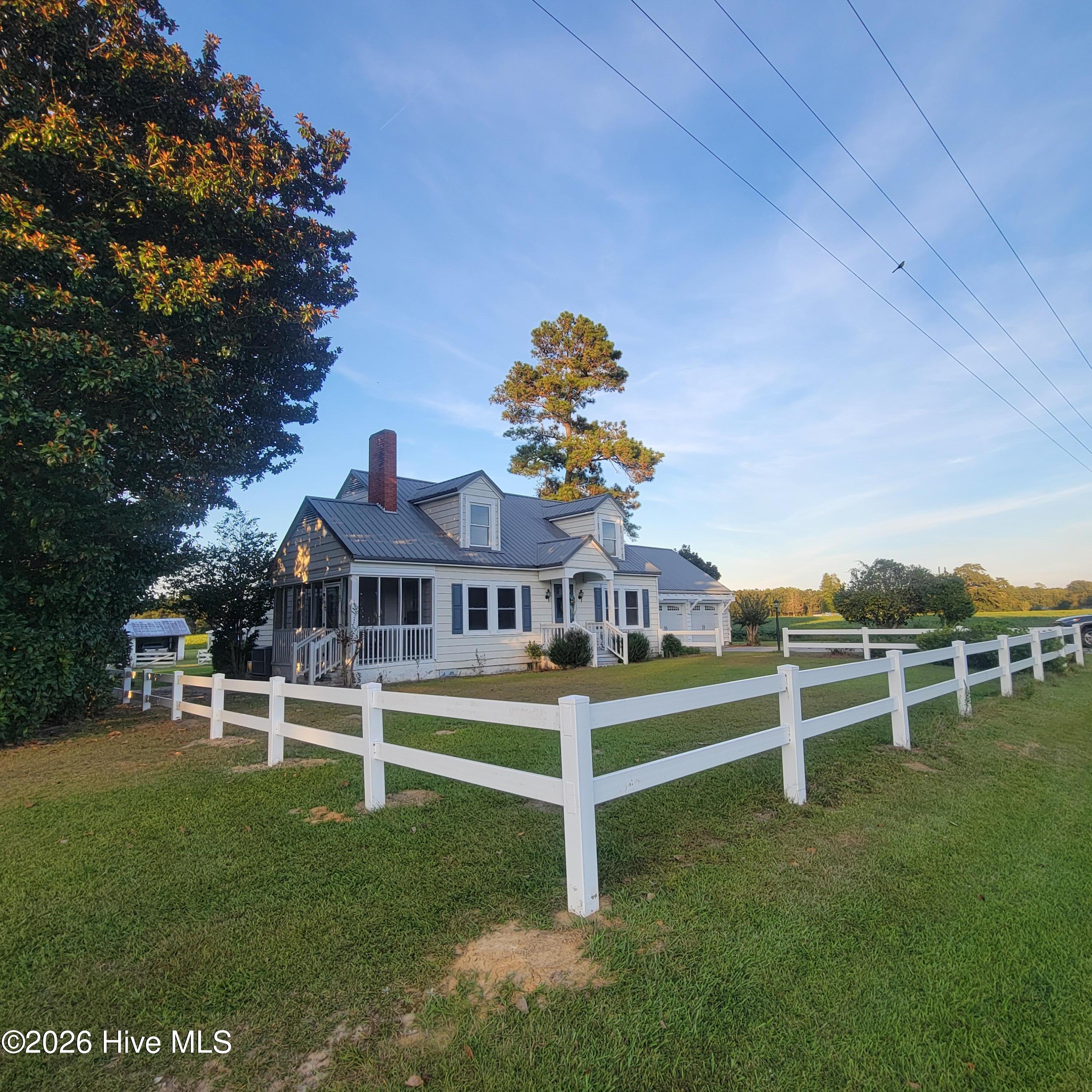 3766 Nc Hwy 53 W Property Photo 2