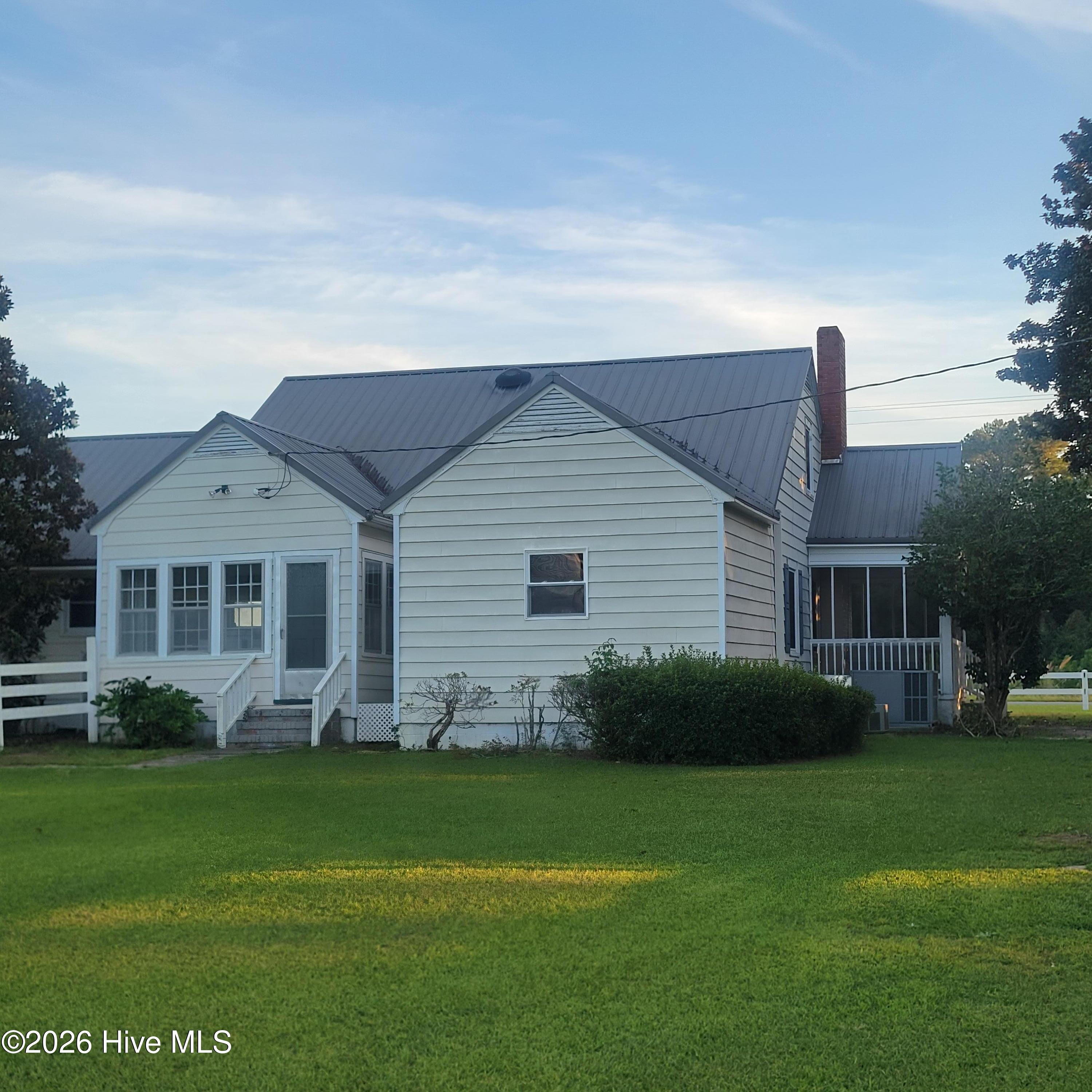 3766 Nc Hwy 53 W Property Photo 8