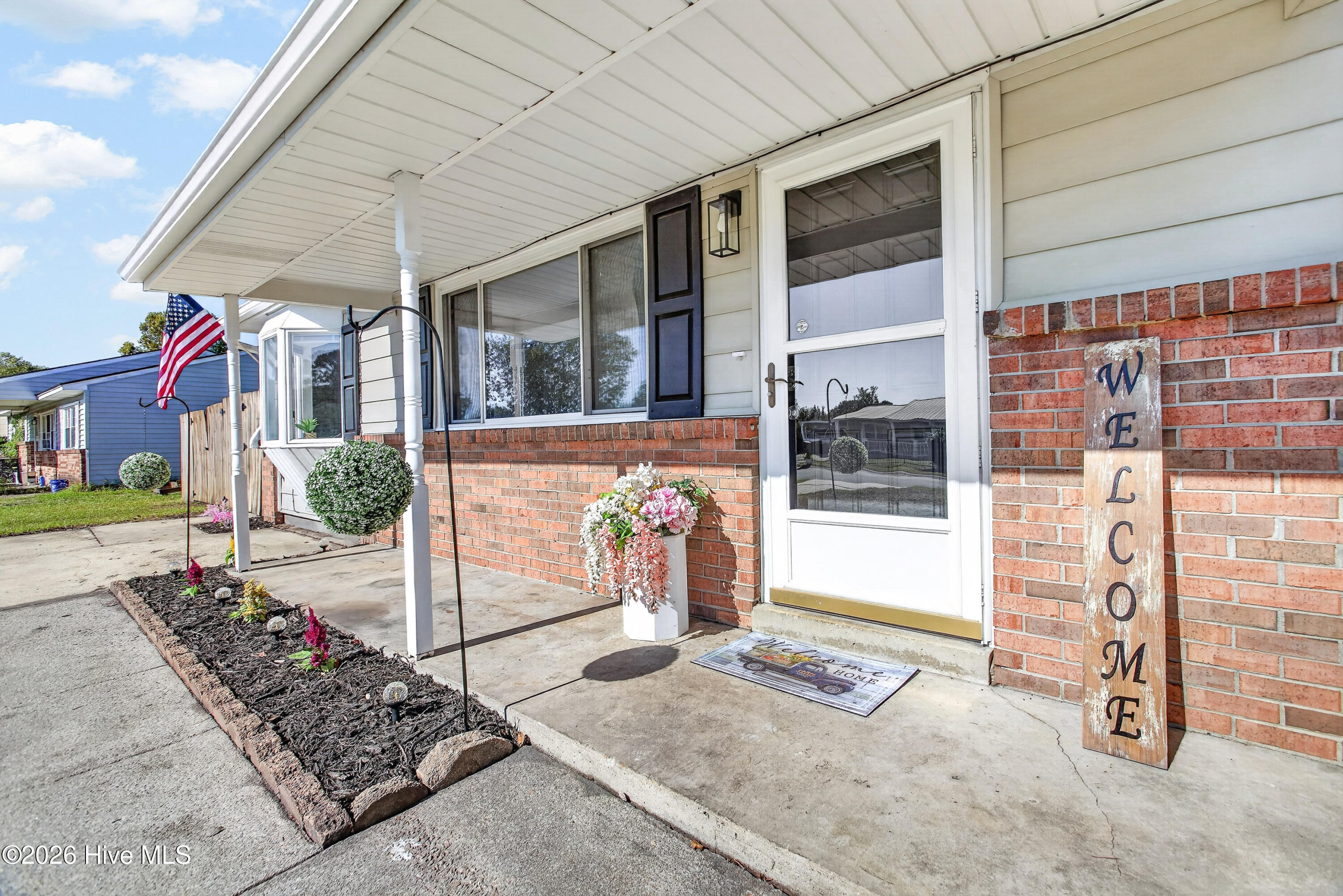 402 Dale Drive Property Photo 4