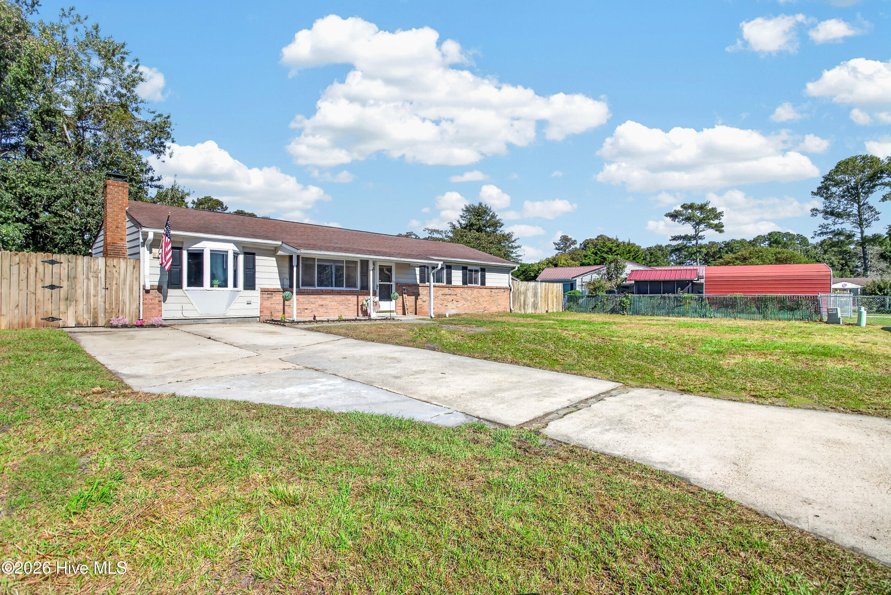402 Dale Drive Property Photo 6