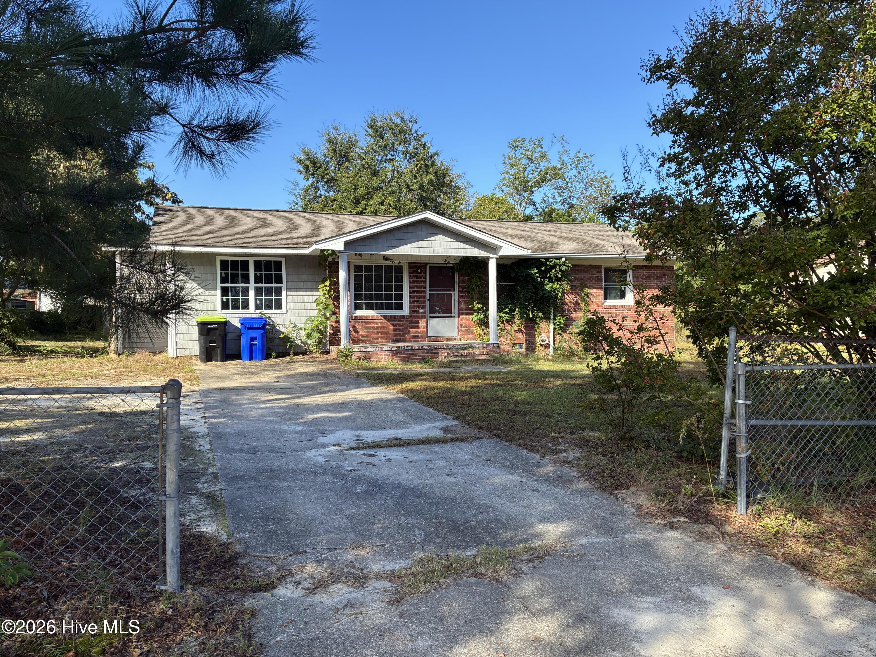 1427 Elma Street Property Photo 1