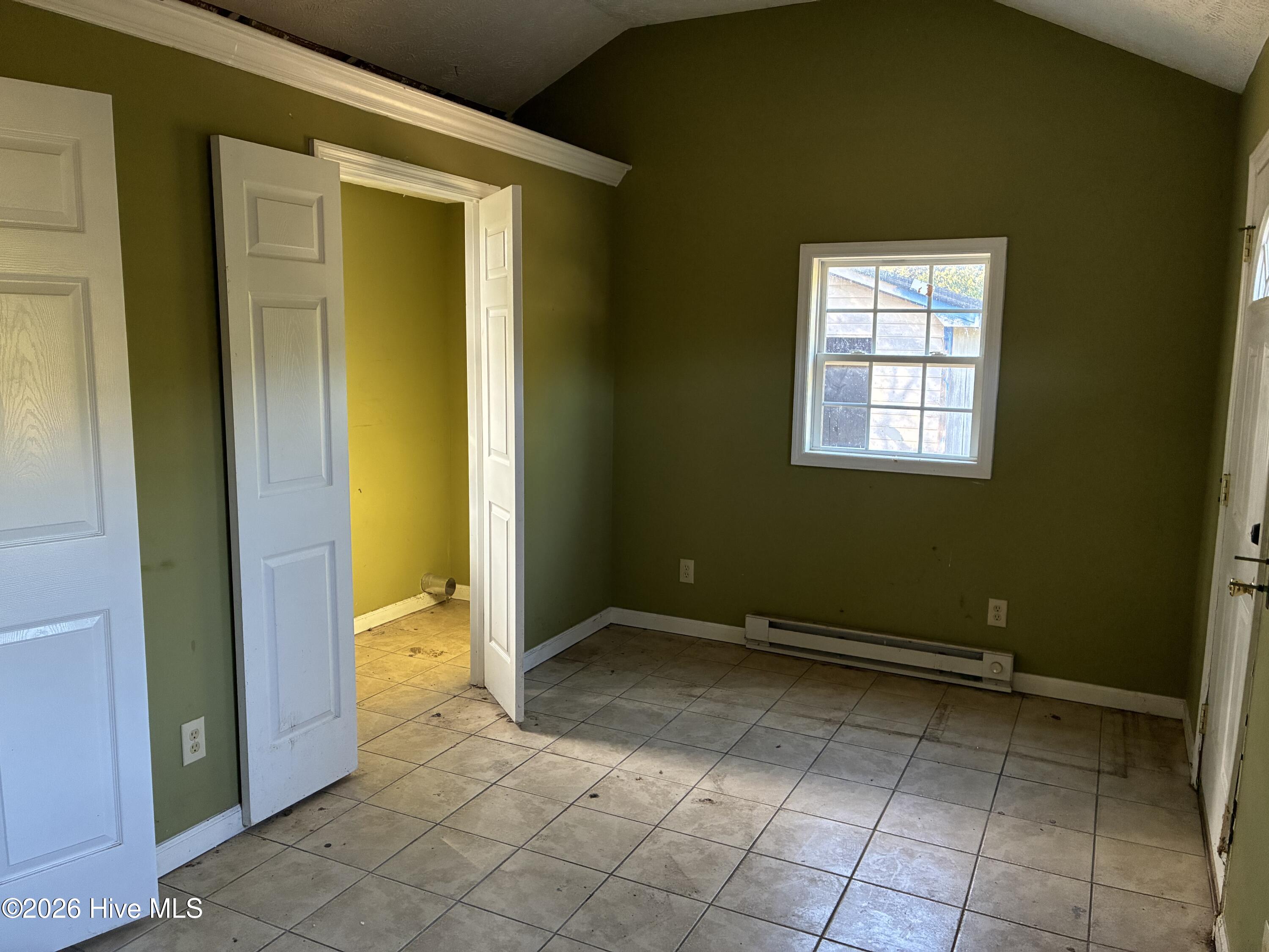 1427 Elma Street Property Photo 8