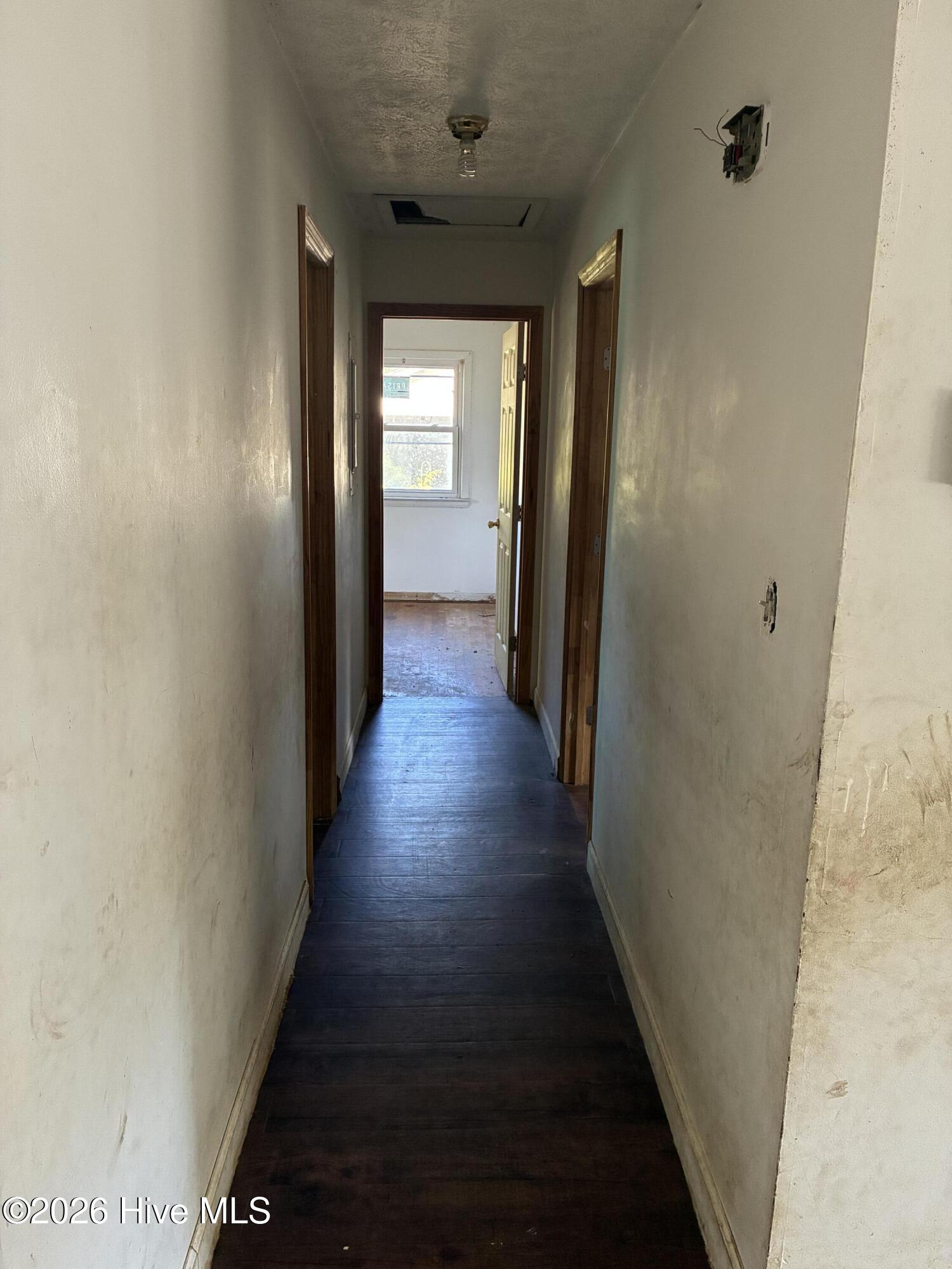1427 Elma Street Property Photo 11