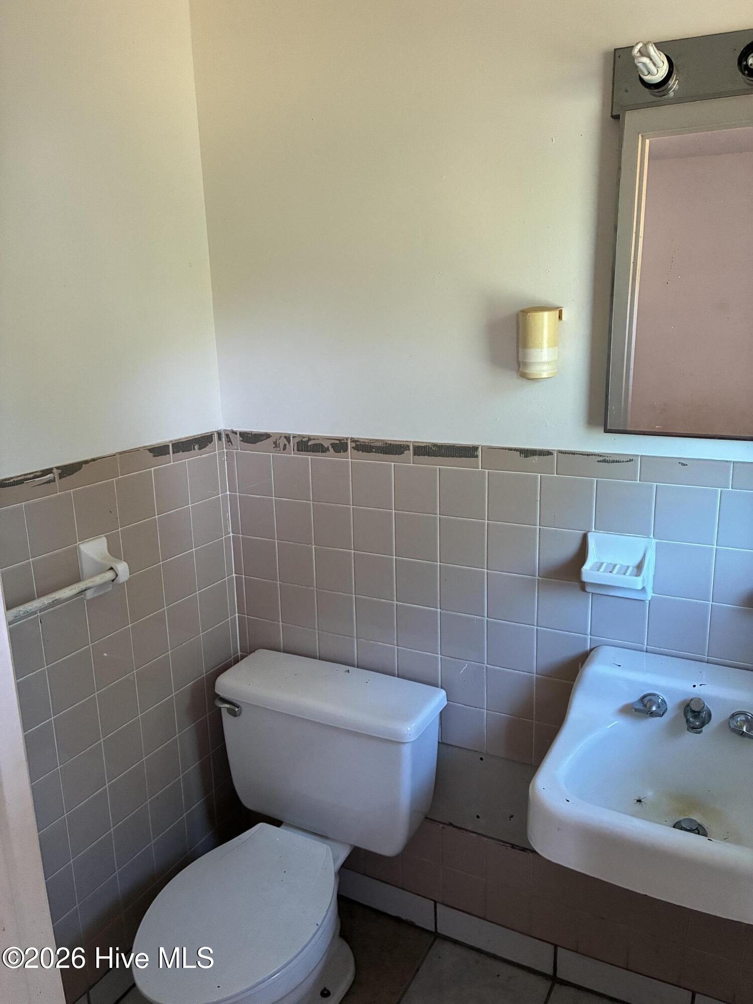1427 Elma Street Property Photo 17