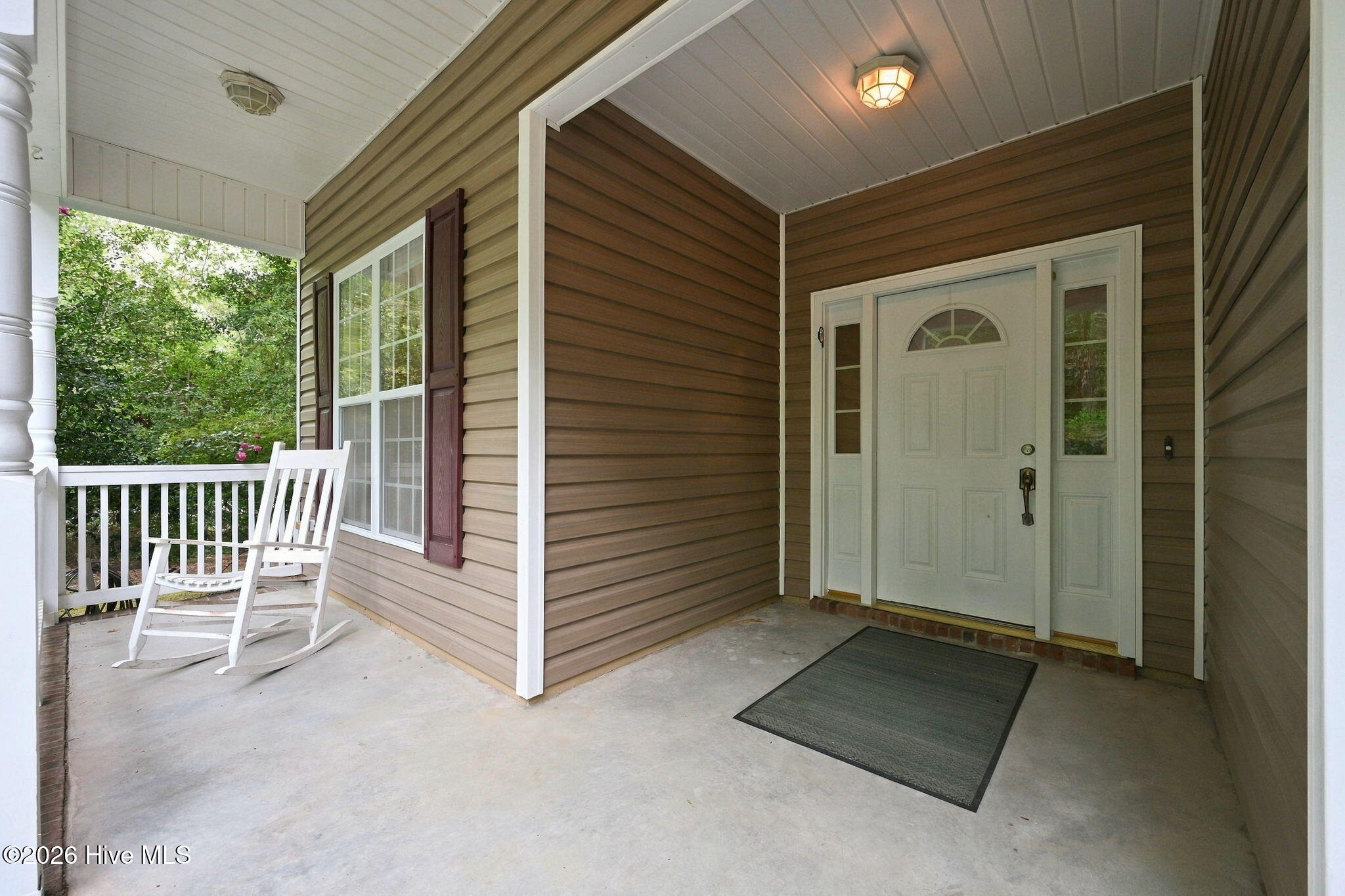 421 Riverside Lane Property Photo 5