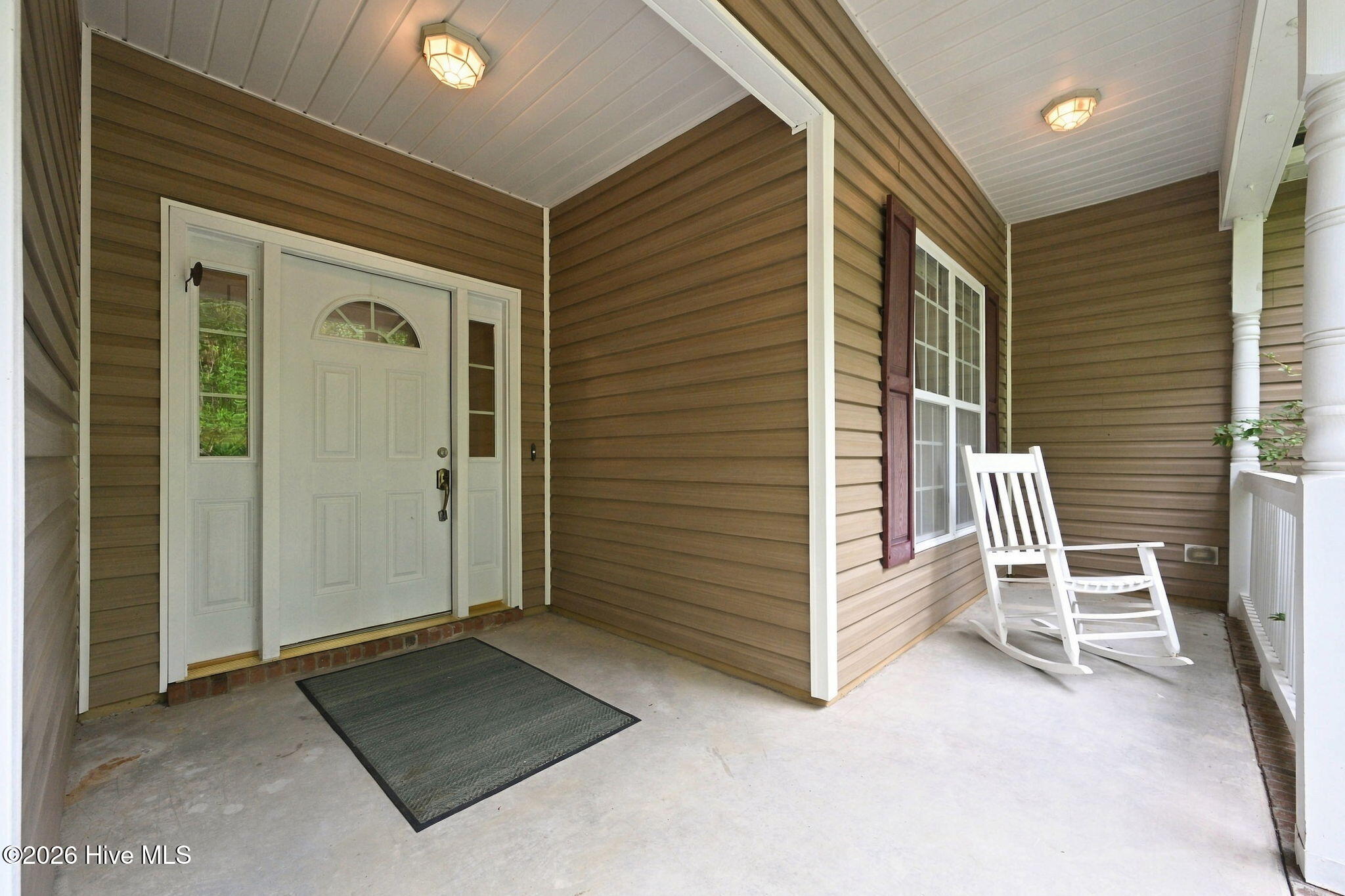 421 Riverside Lane Property Photo 6