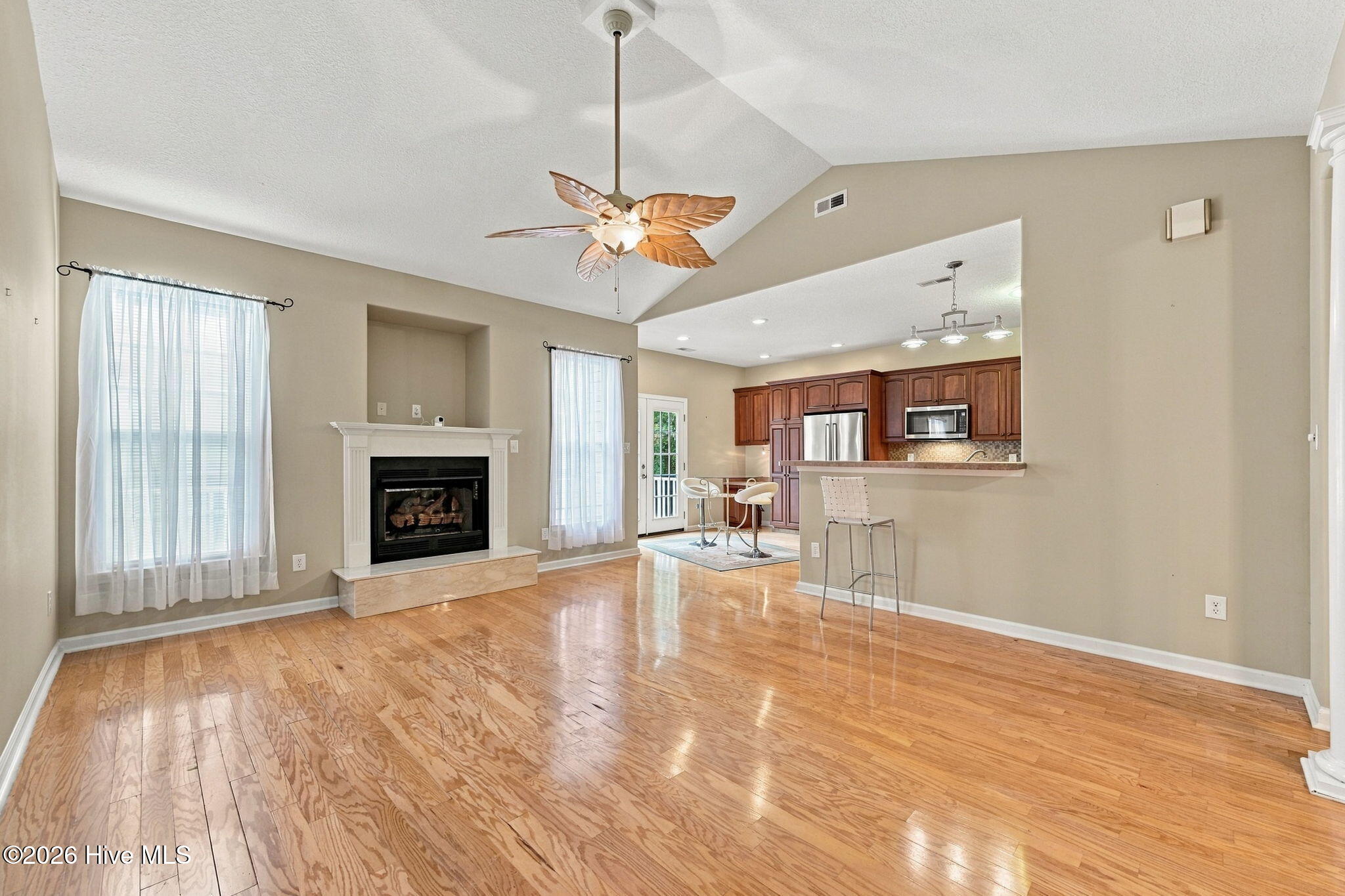 421 Riverside Lane Property Photo 8