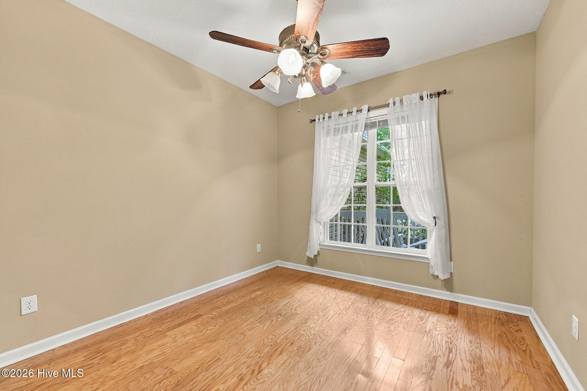 421 Riverside Lane Property Photo 15