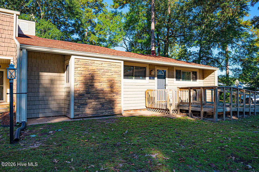 1 Quarterdeck Property Photo 1