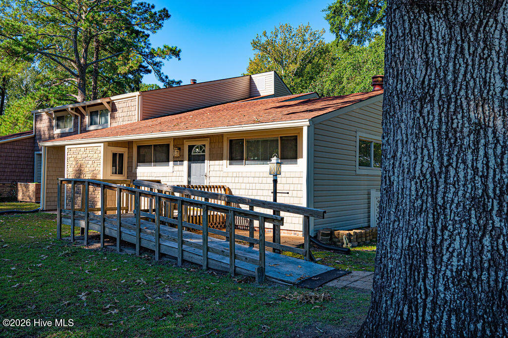 1 Quarterdeck Property Photo 3