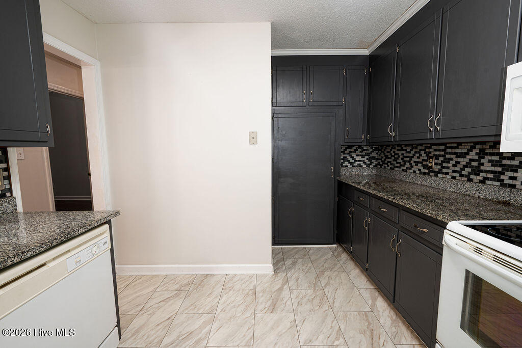 1 Quarterdeck Property Photo 14