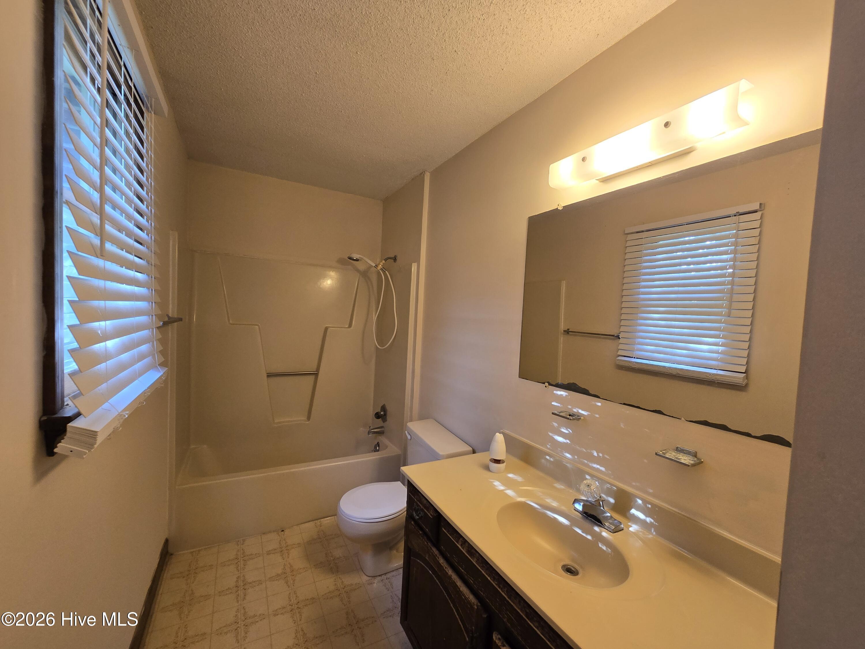 1124 Chestnut Drive Property Photo 7