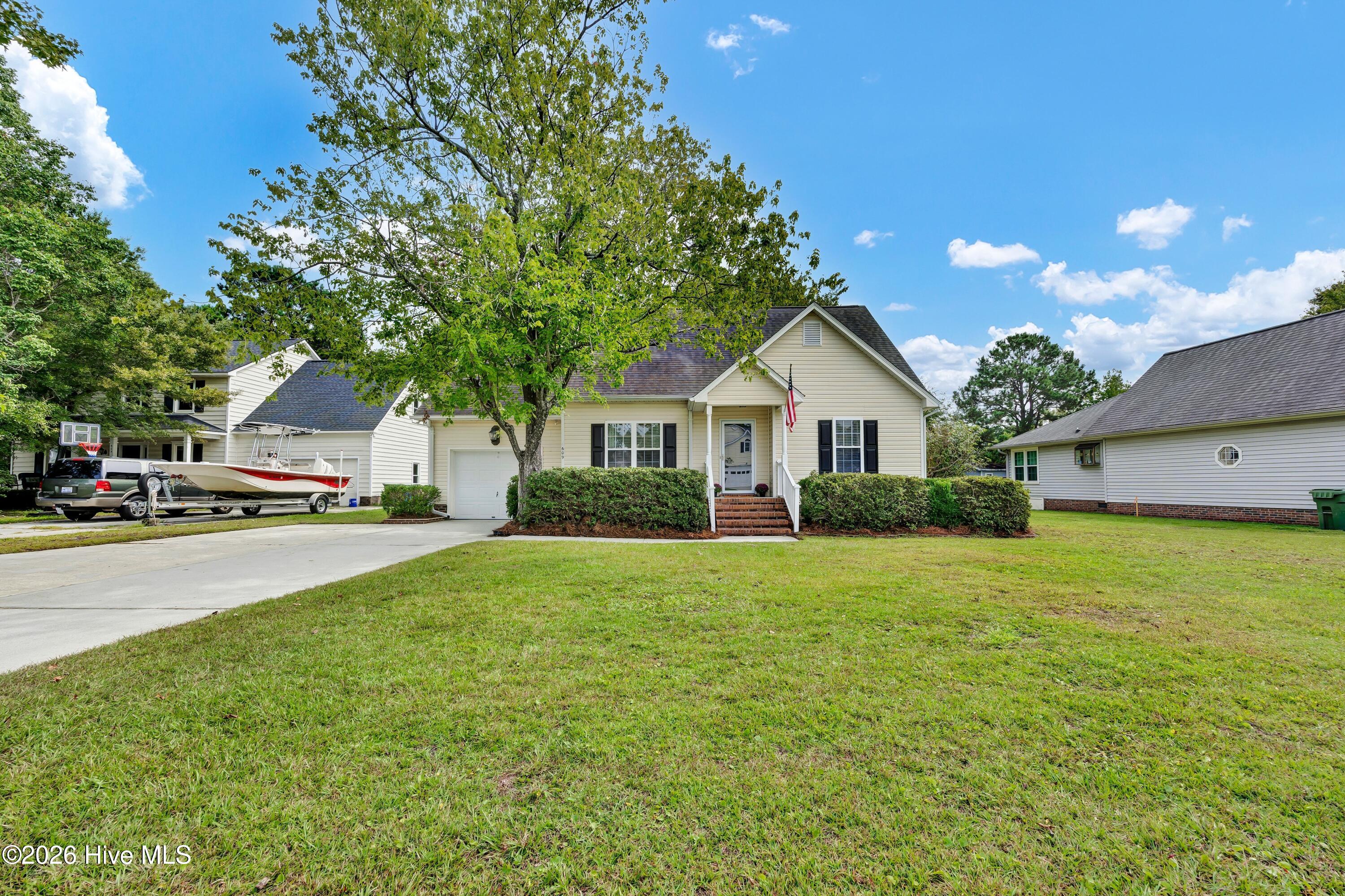 609 Kings Arm Court Property Photo 1