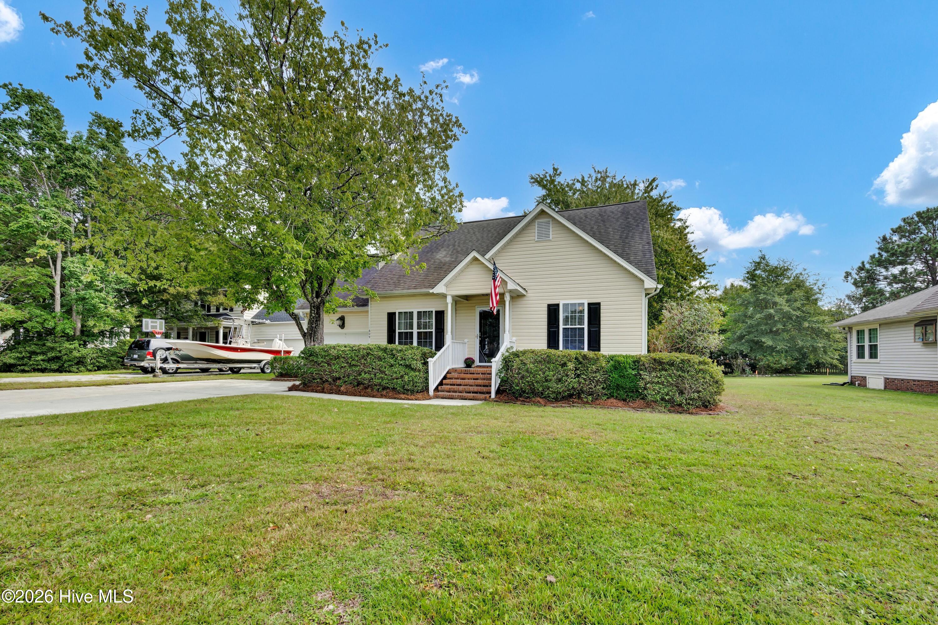 609 Kings Arm Court Property Photo 2