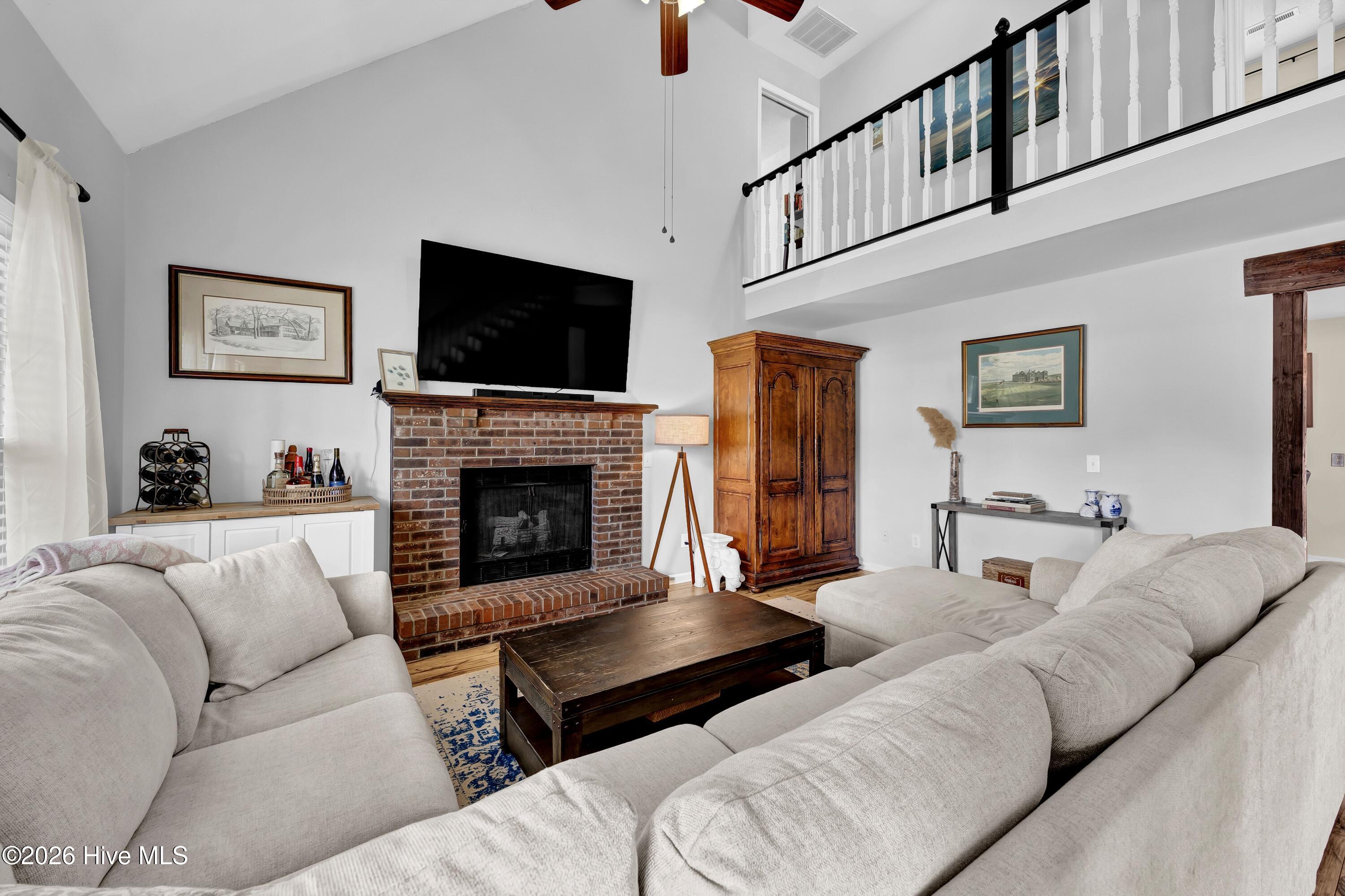 609 Kings Arm Court Property Photo 4