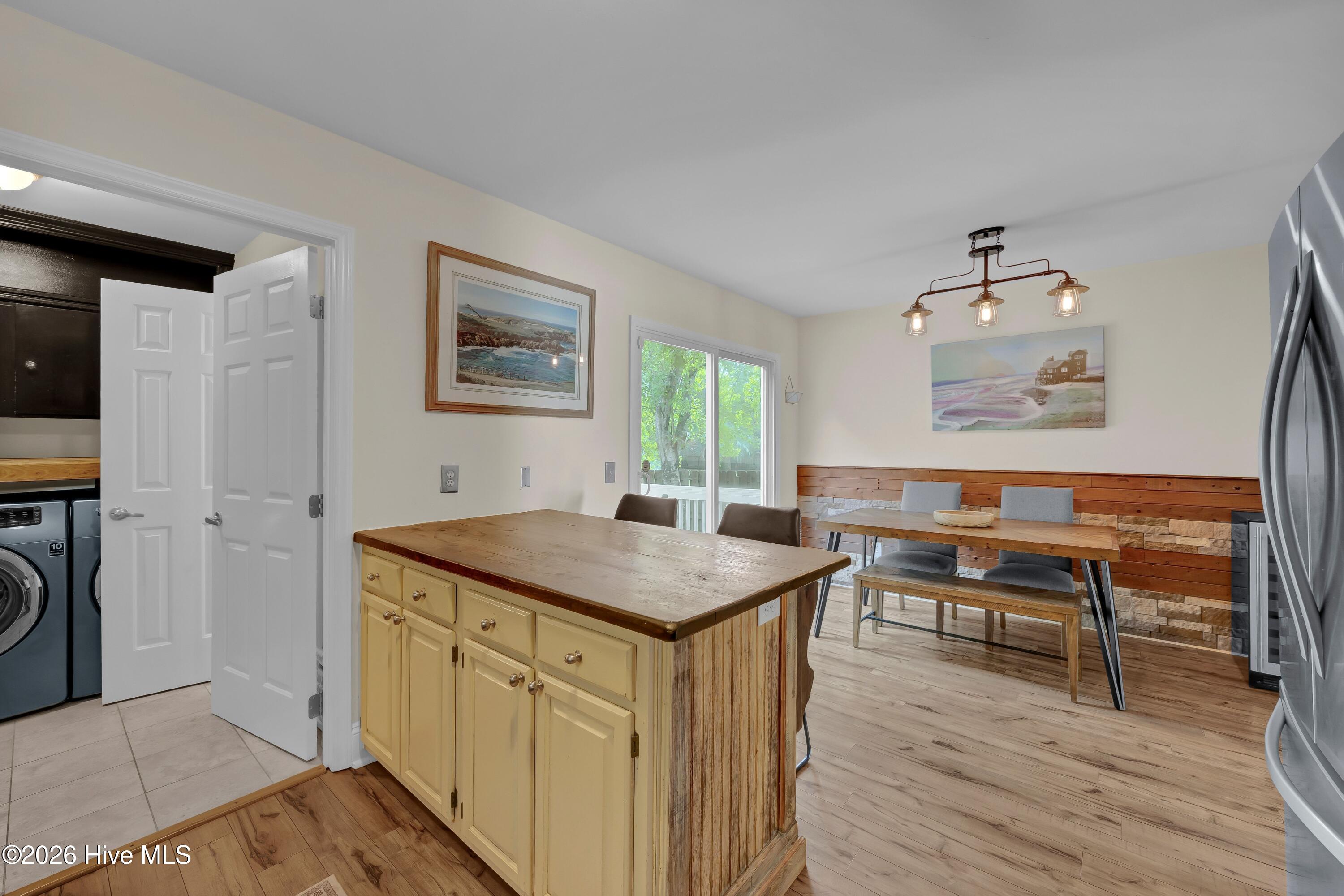 609 Kings Arm Court Property Photo 11