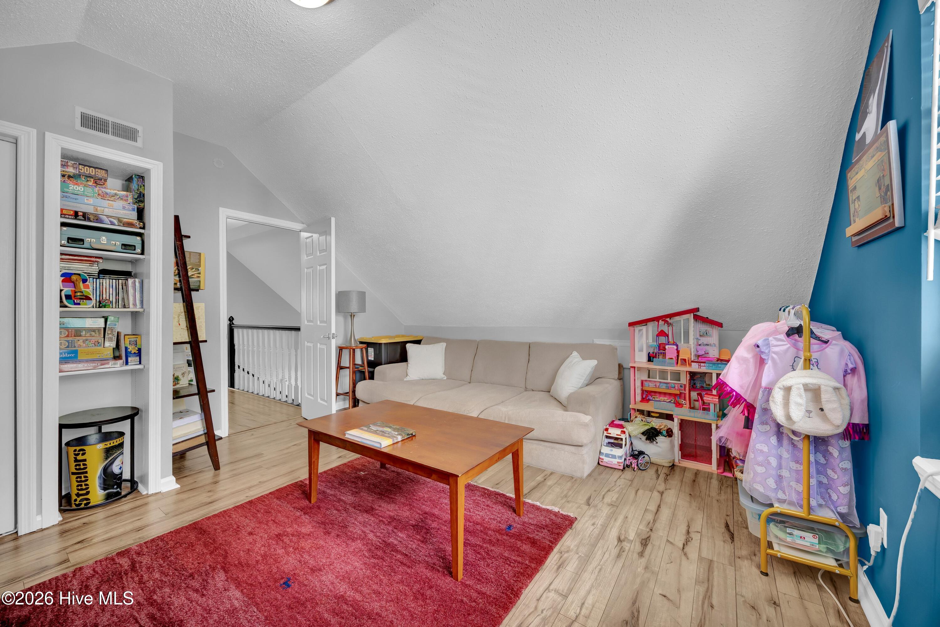 609 Kings Arm Court Property Photo 24