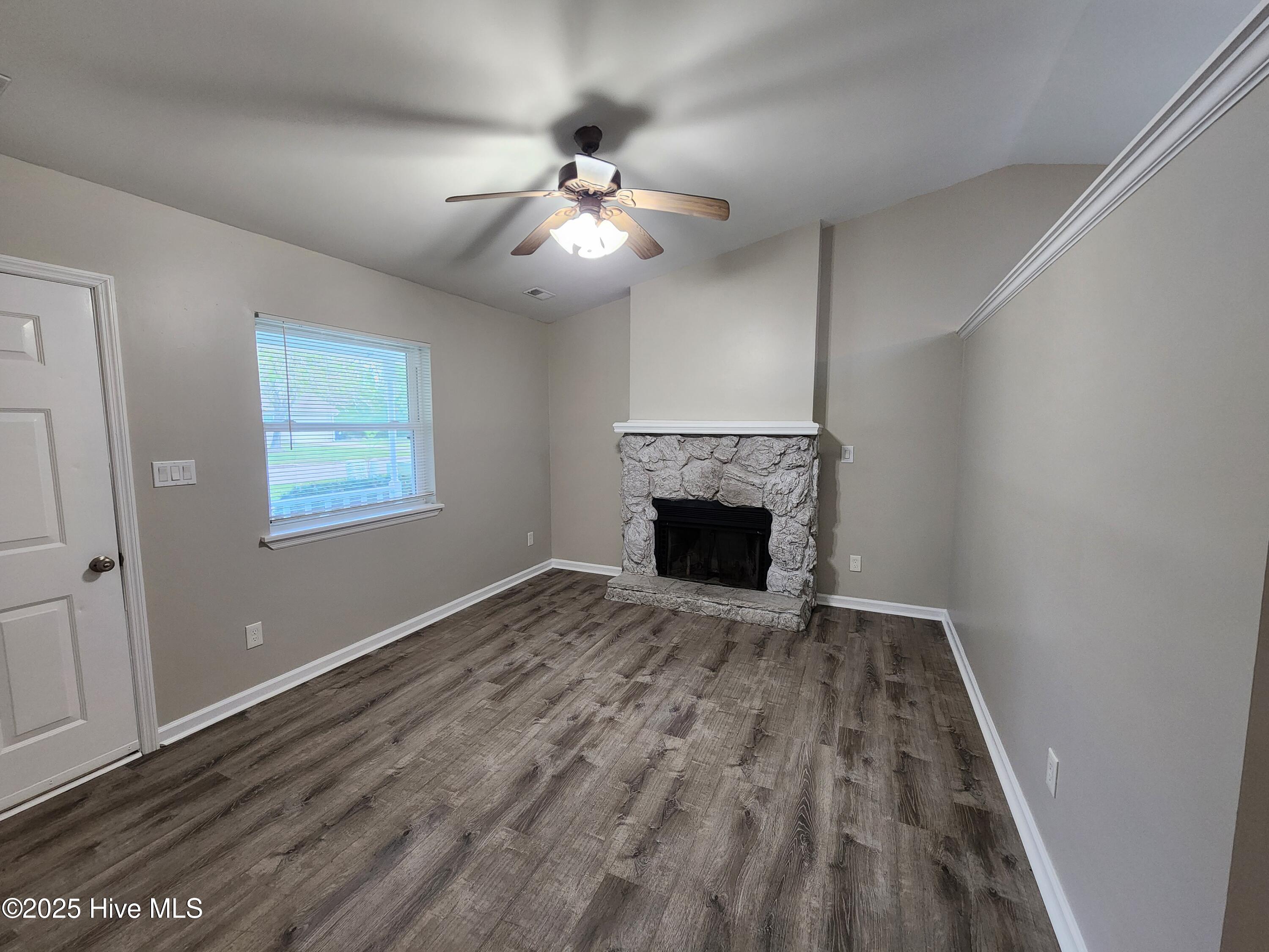 103 Hampton Court Property Photo 3