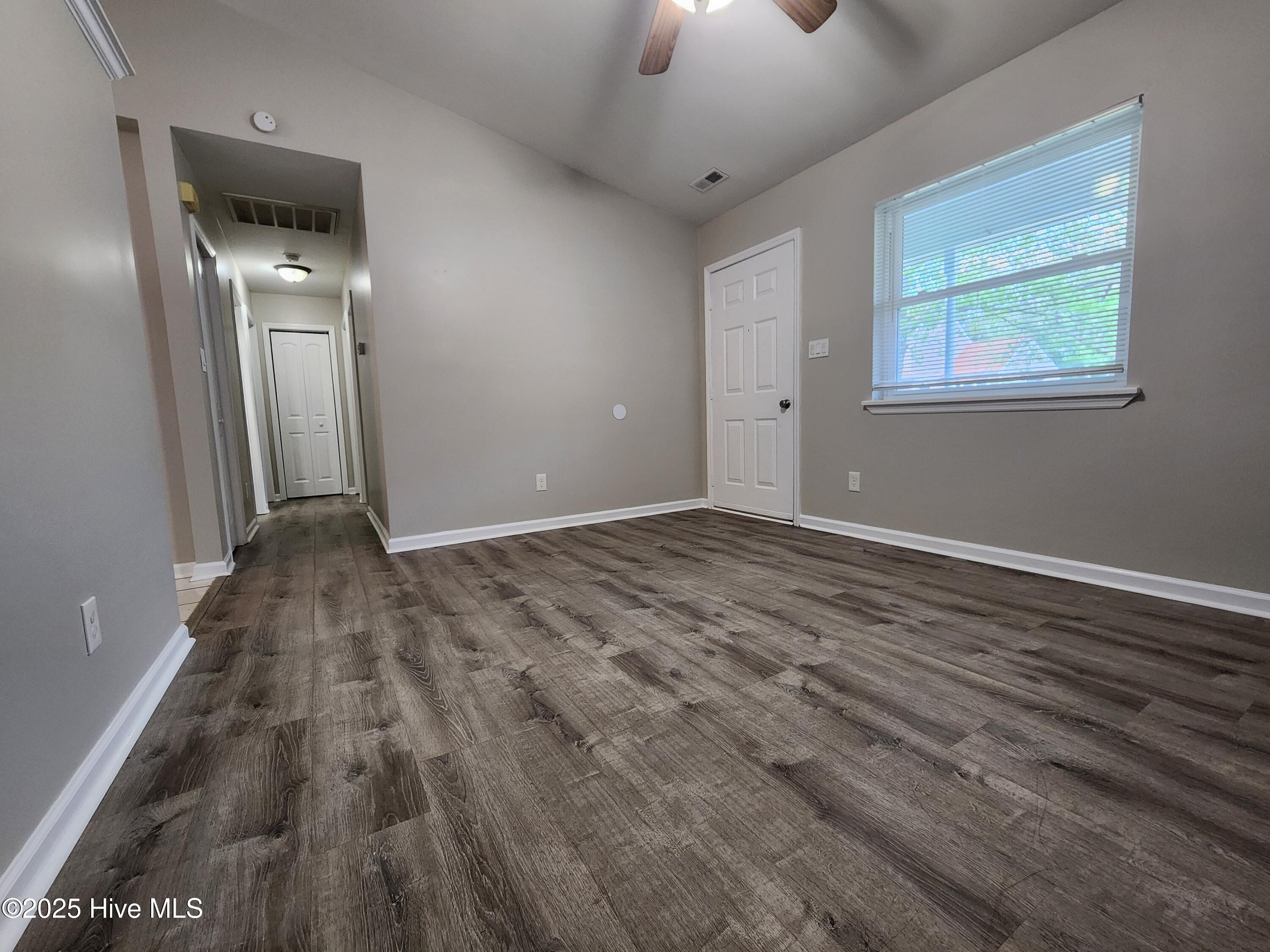 103 Hampton Court Property Photo 4