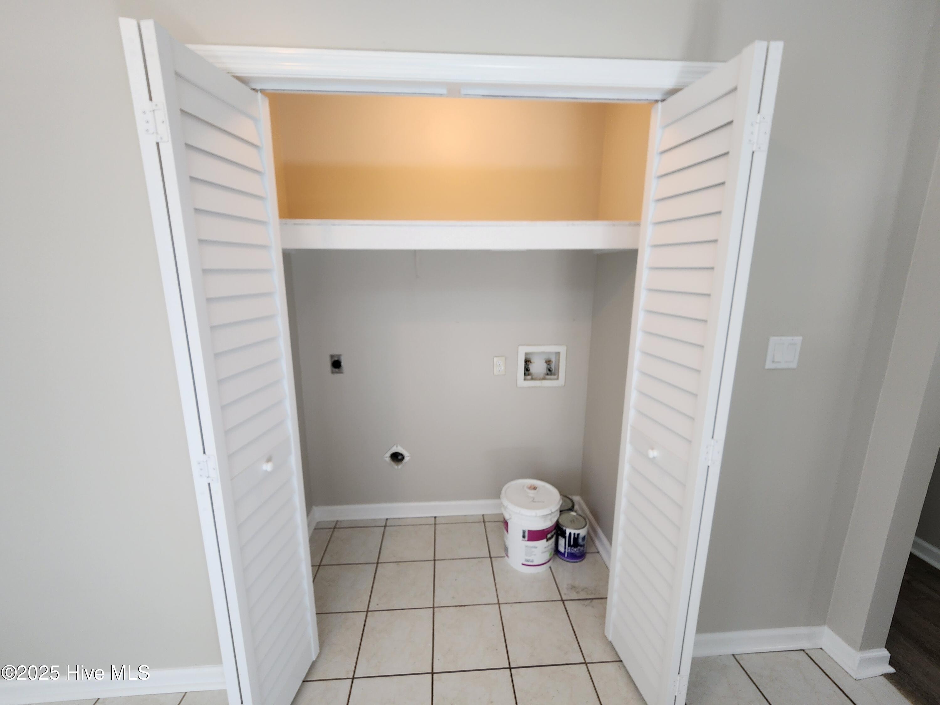 103 Hampton Court Property Photo 7