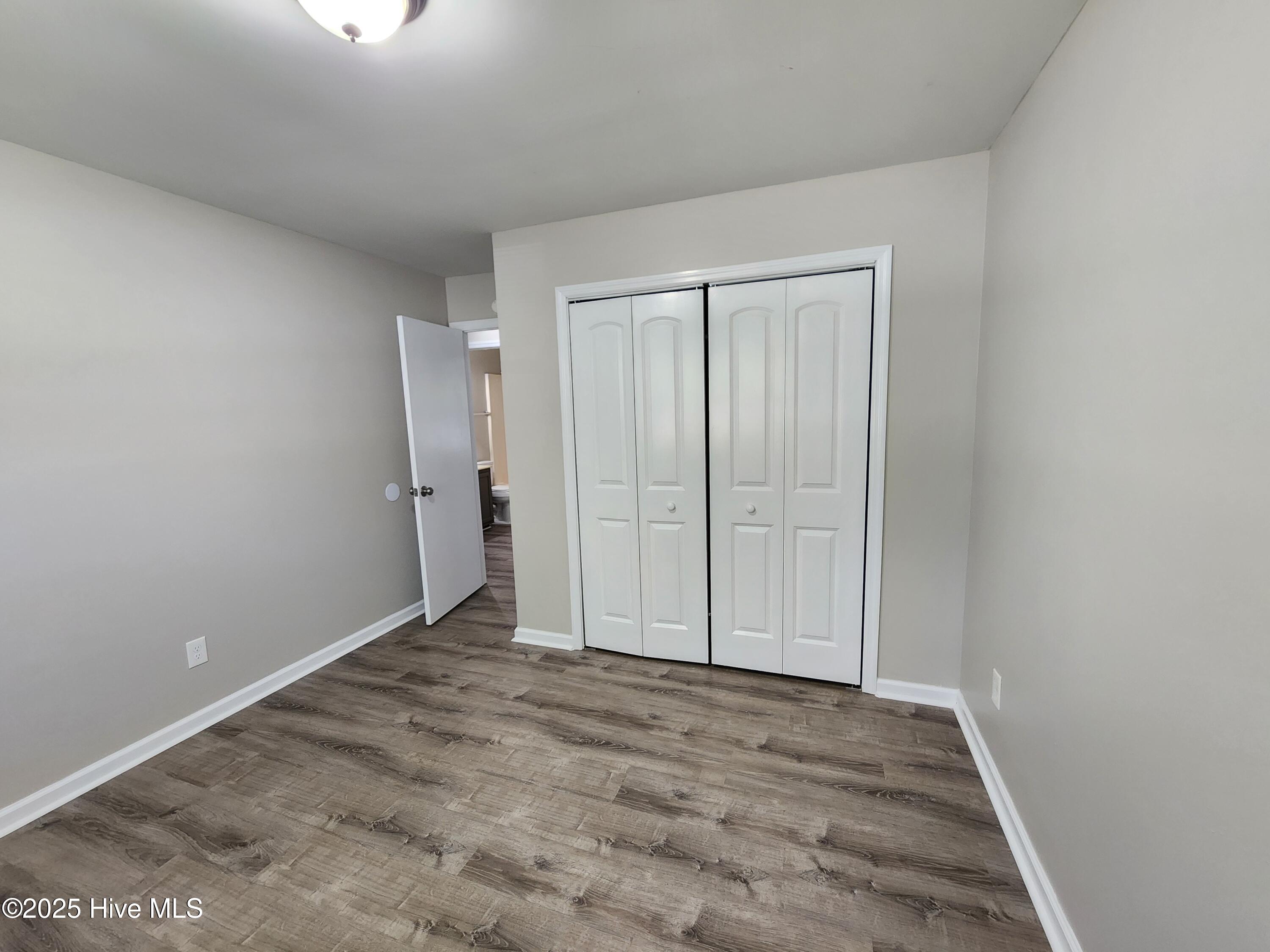 103 Hampton Court Property Photo 12