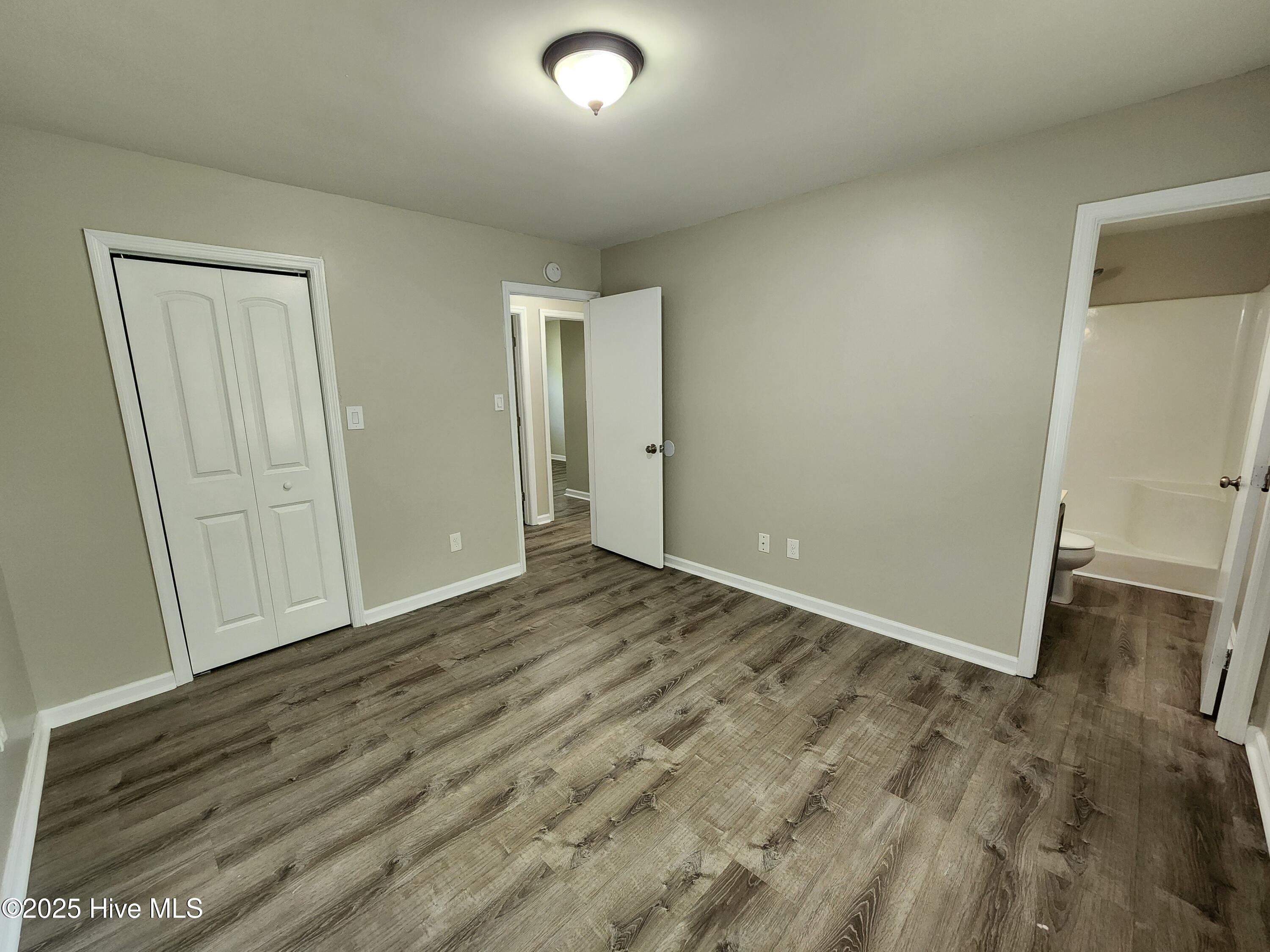 103 Hampton Court Property Photo 14
