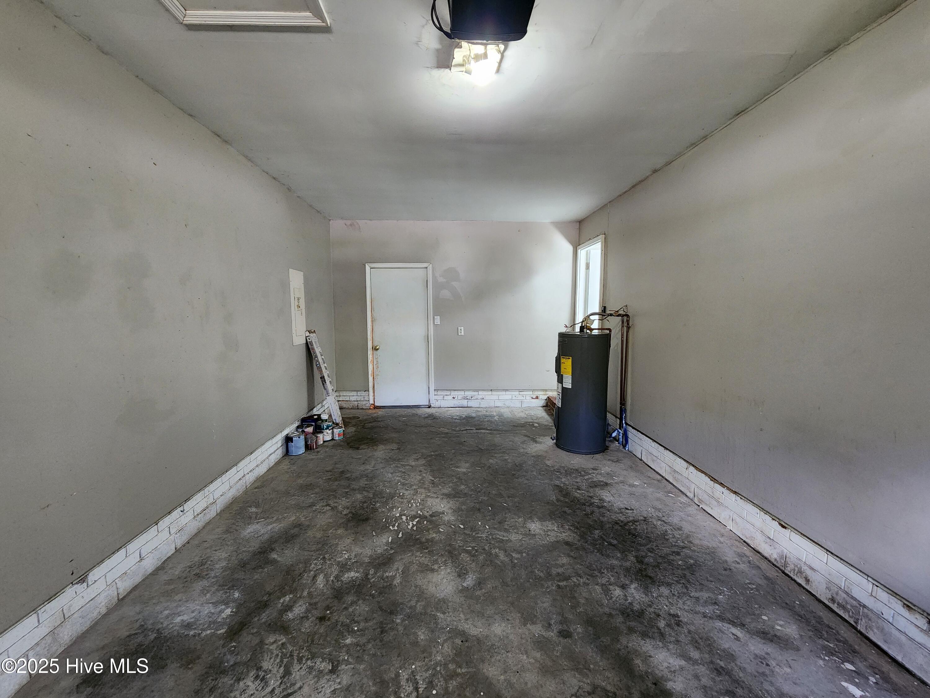 103 Hampton Court Property Photo 17