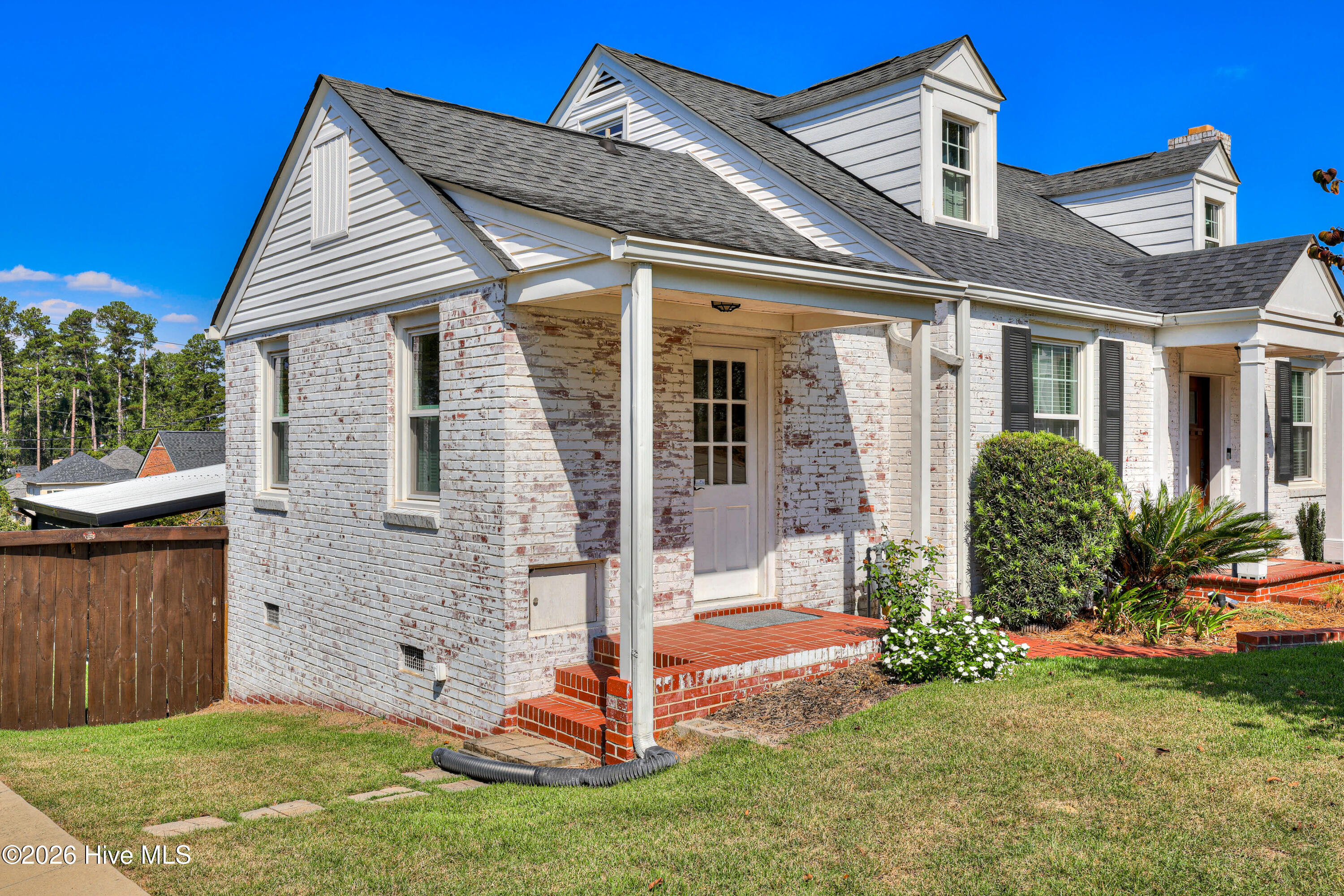 3011 Fox Spring Road Property Photo 6