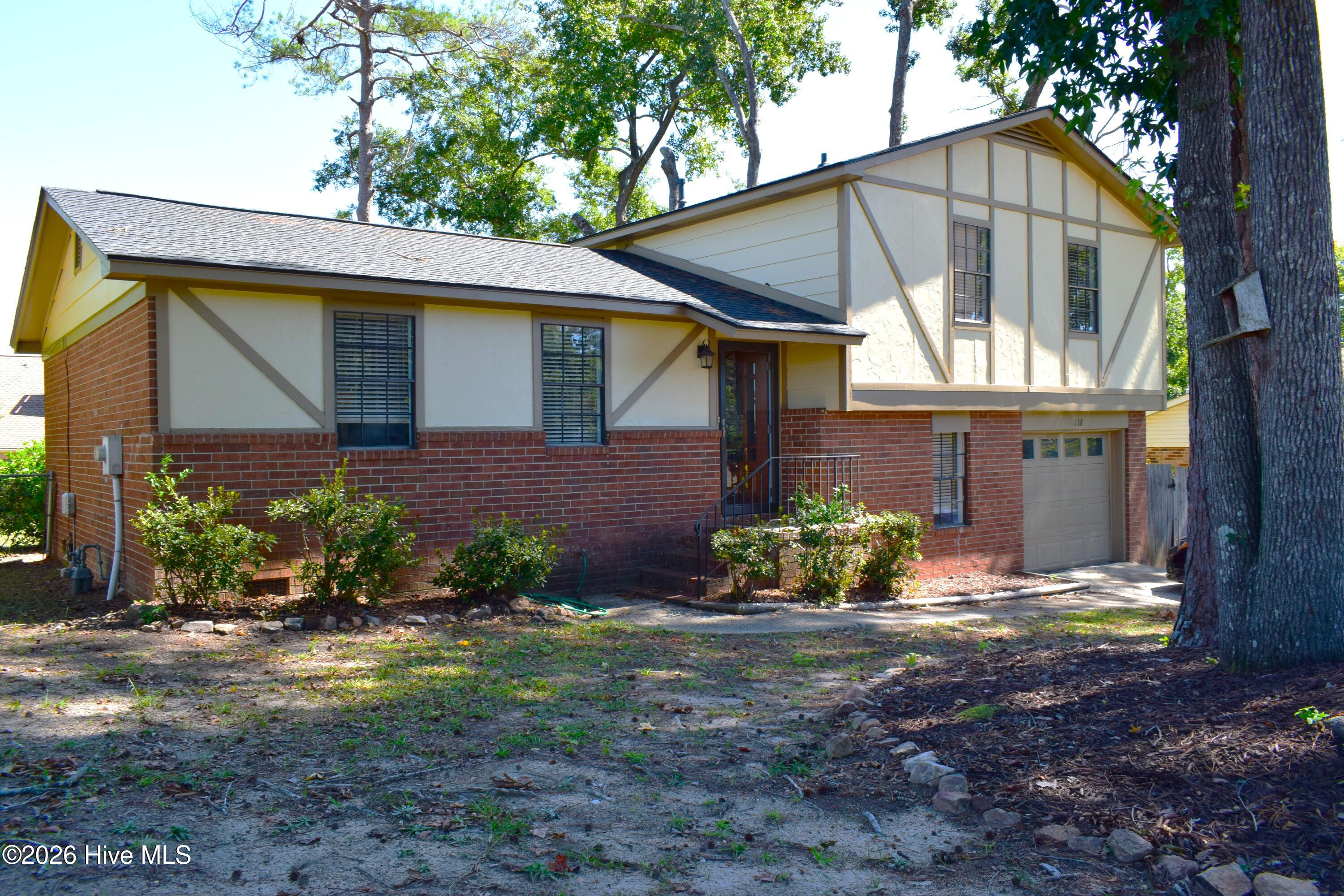 138 Oakridge Drive Property Photo 3
