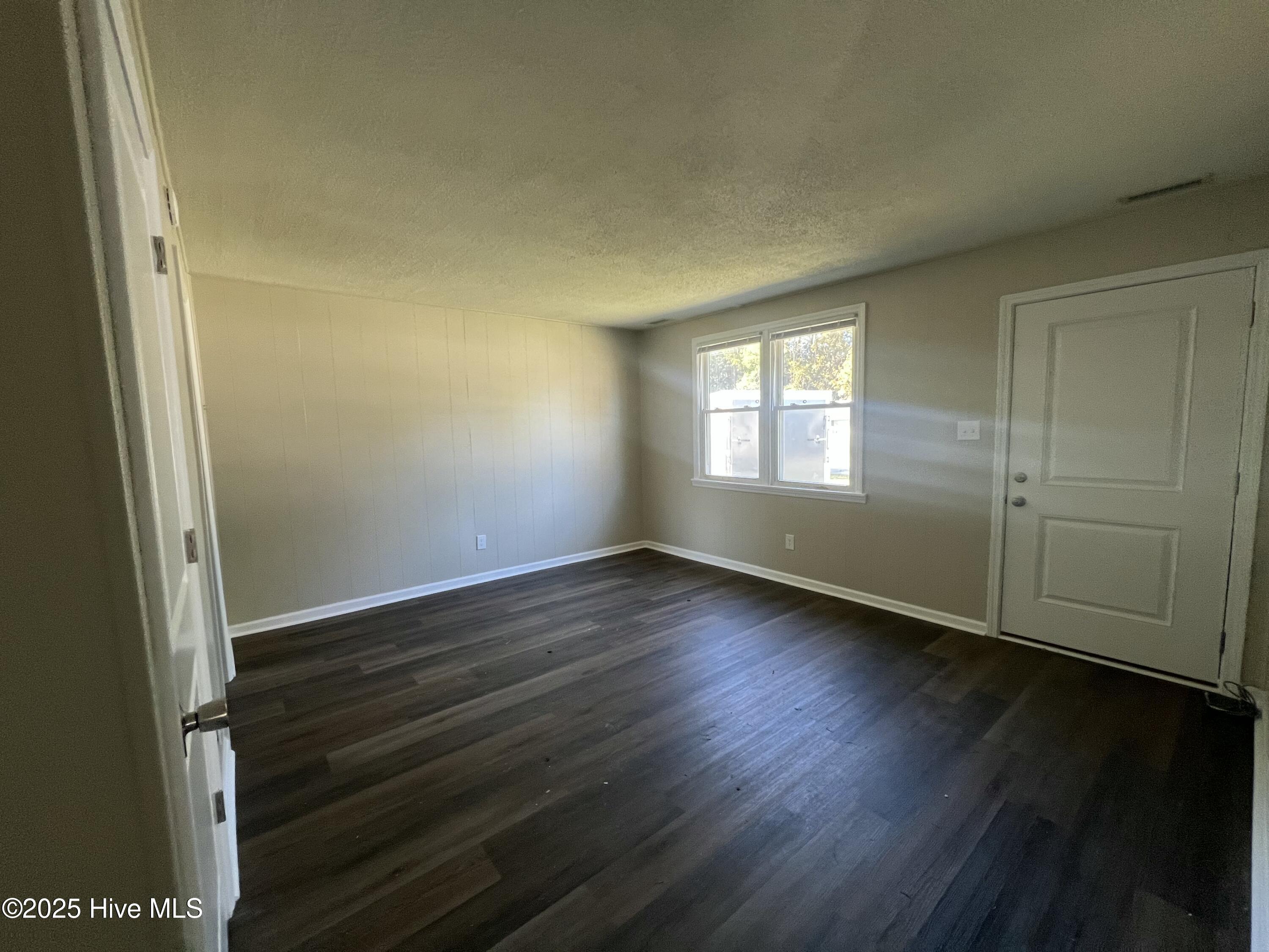 1230 Davis Street Property Photo 3