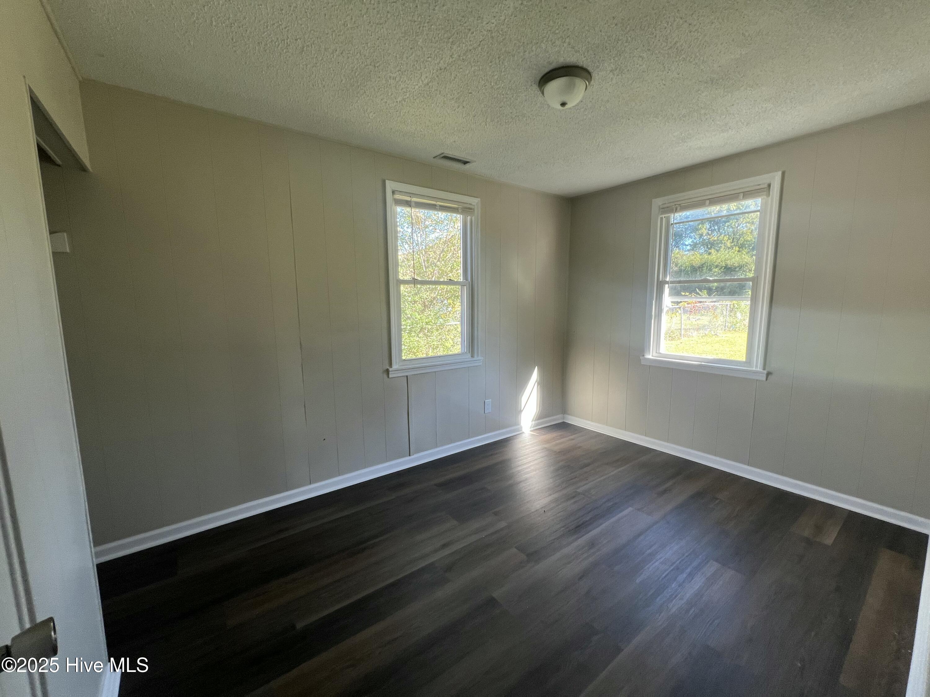 1230 Davis Street Property Photo 6