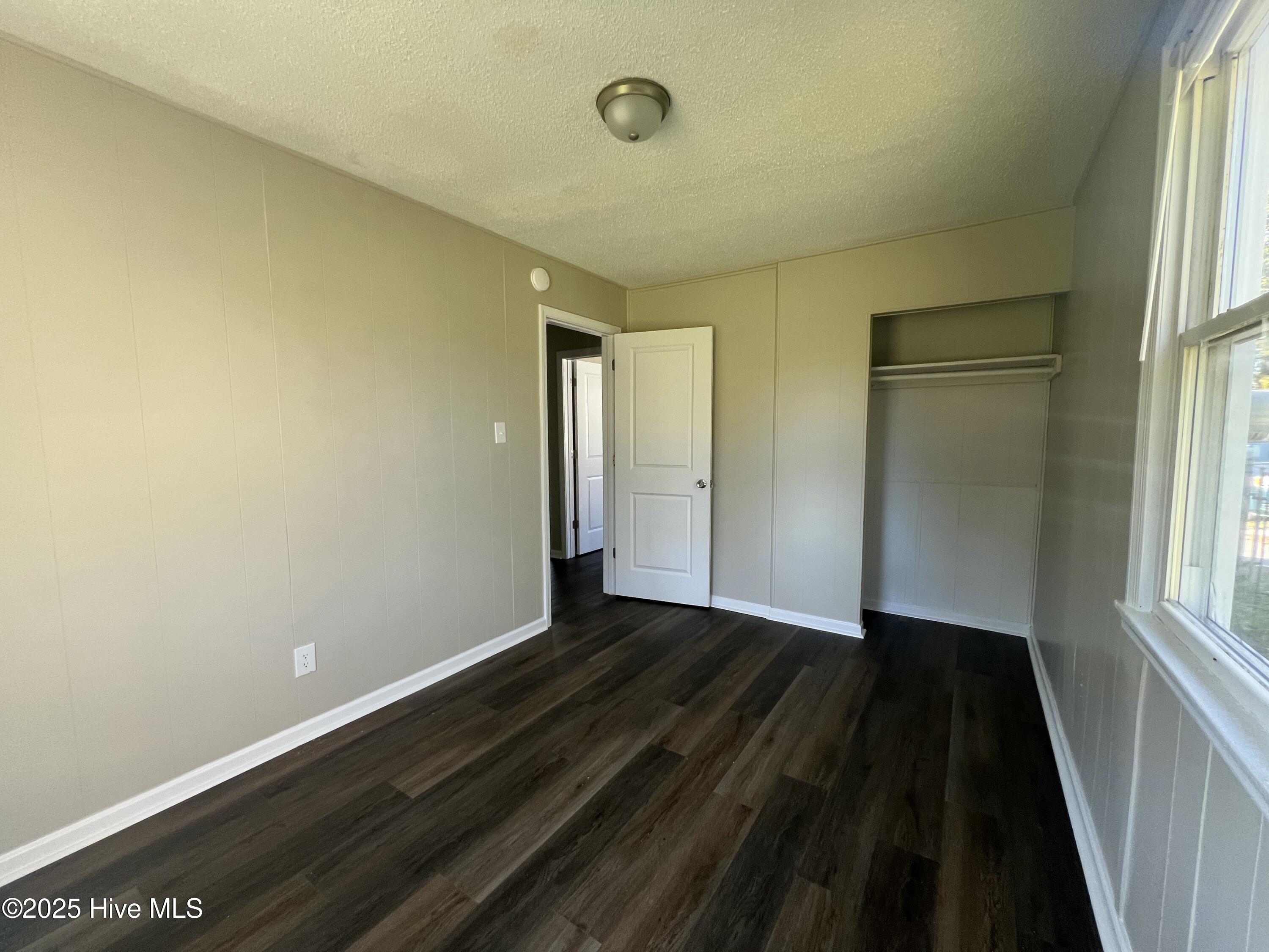 1230 Davis Street Property Photo 7