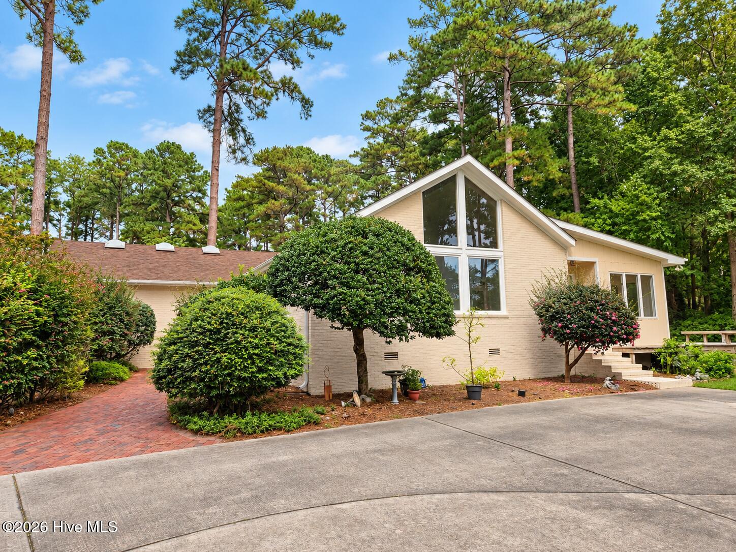 4503 W Fairway Drive Property Photo 2