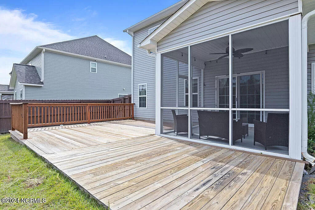 123 Regatta Way Property Photo 4