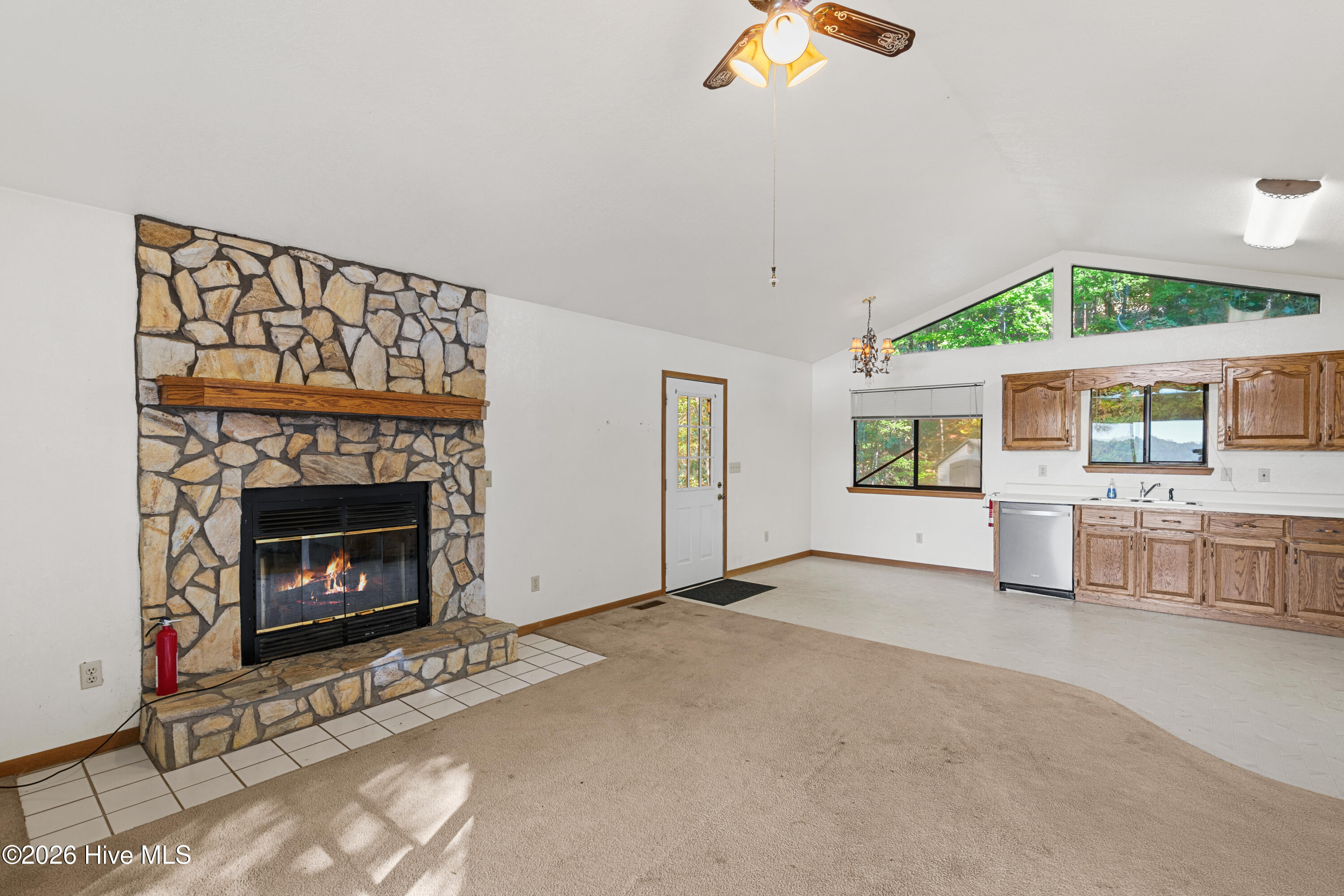 895 Lake Apalachia Acres Drive Property Photo 4