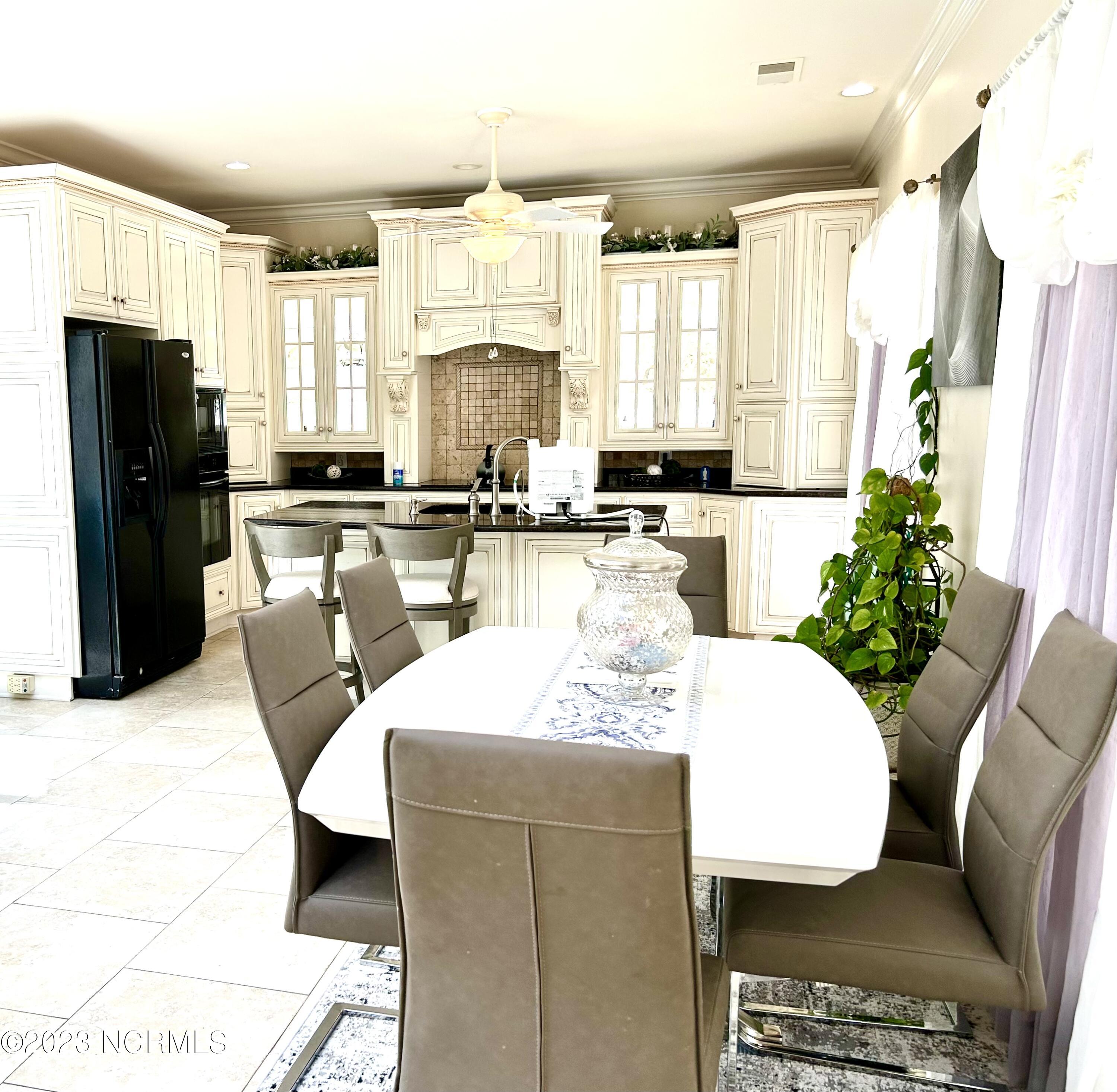 921 Gilchrist Street Property Photo 15