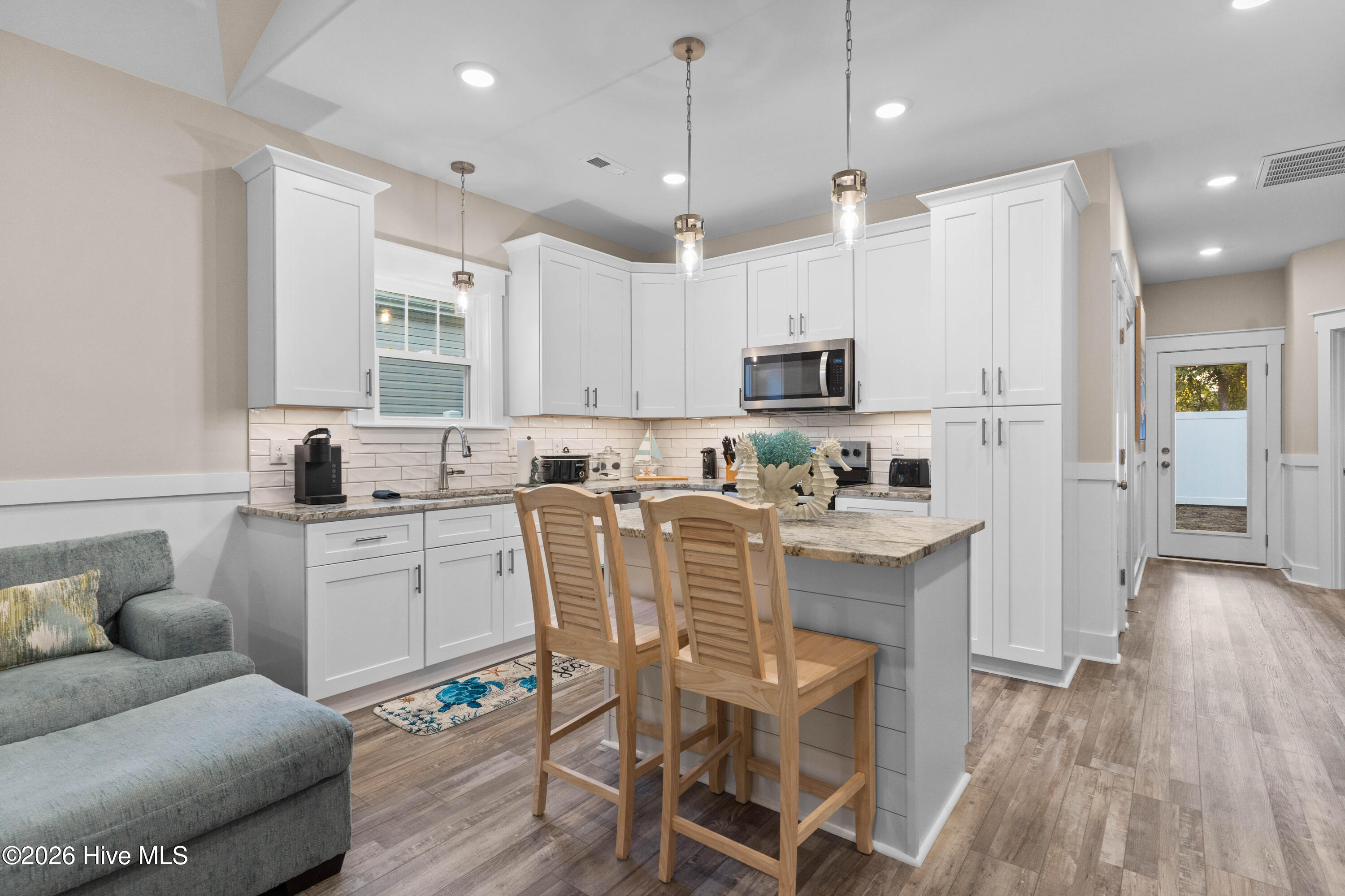 219 Ne 75th Street Property Photo 4