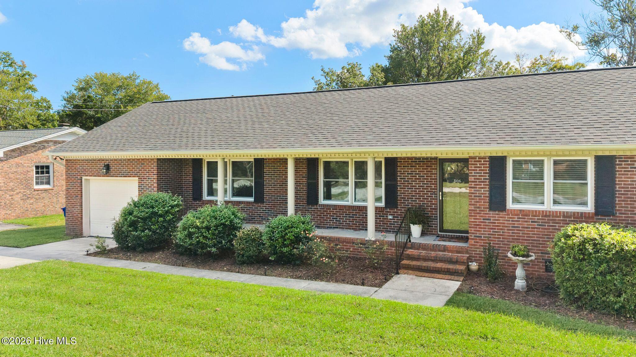 806 Bragg Drive Property Photo 1