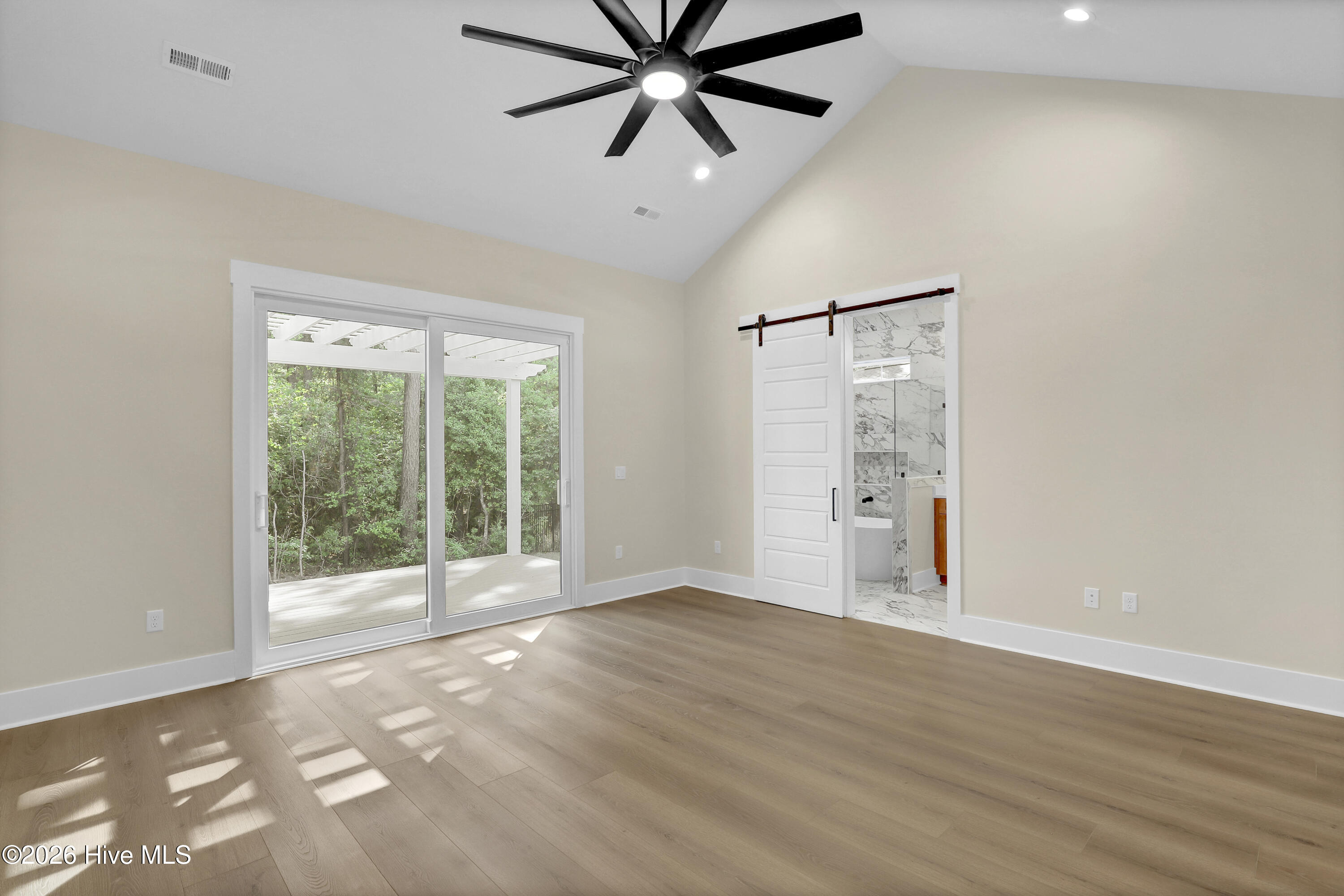 155 Everett Park Trail Property Photo 14