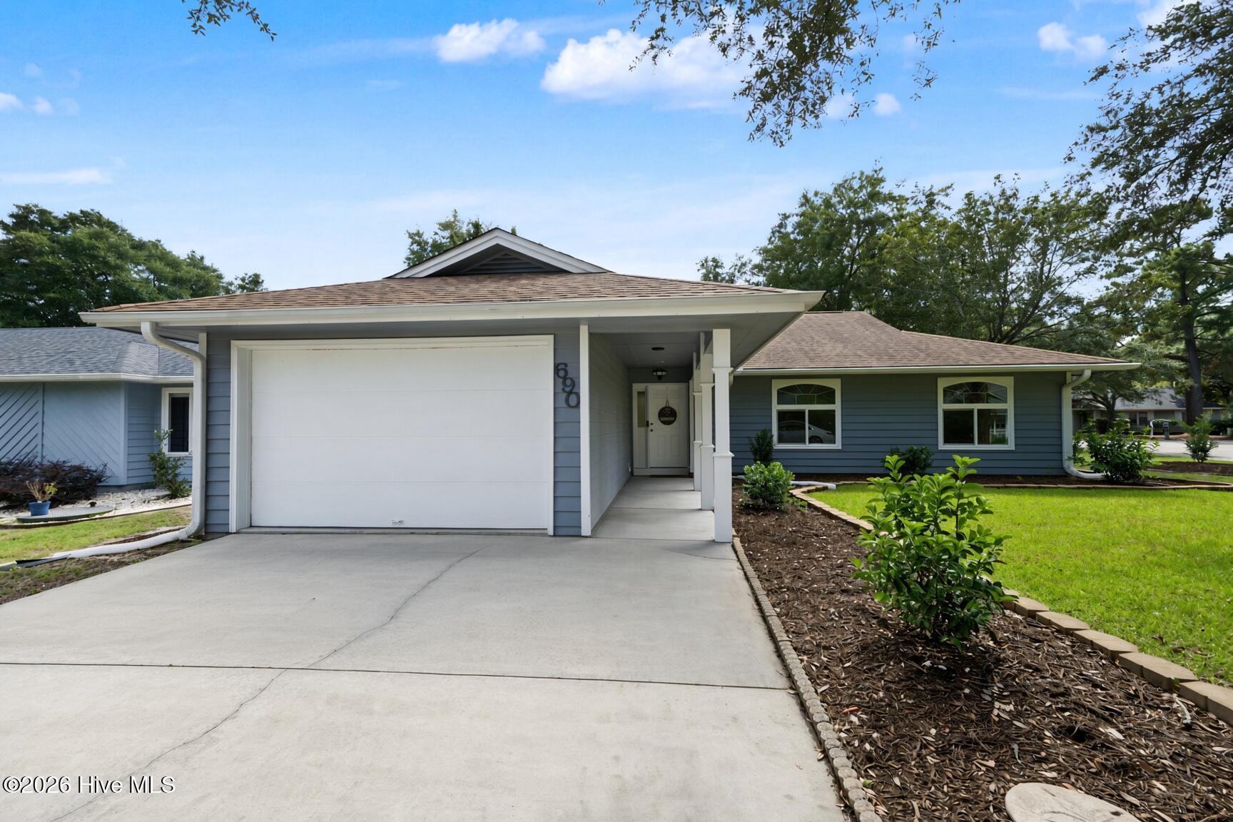 690 Fairway Drive E Property Photo 2